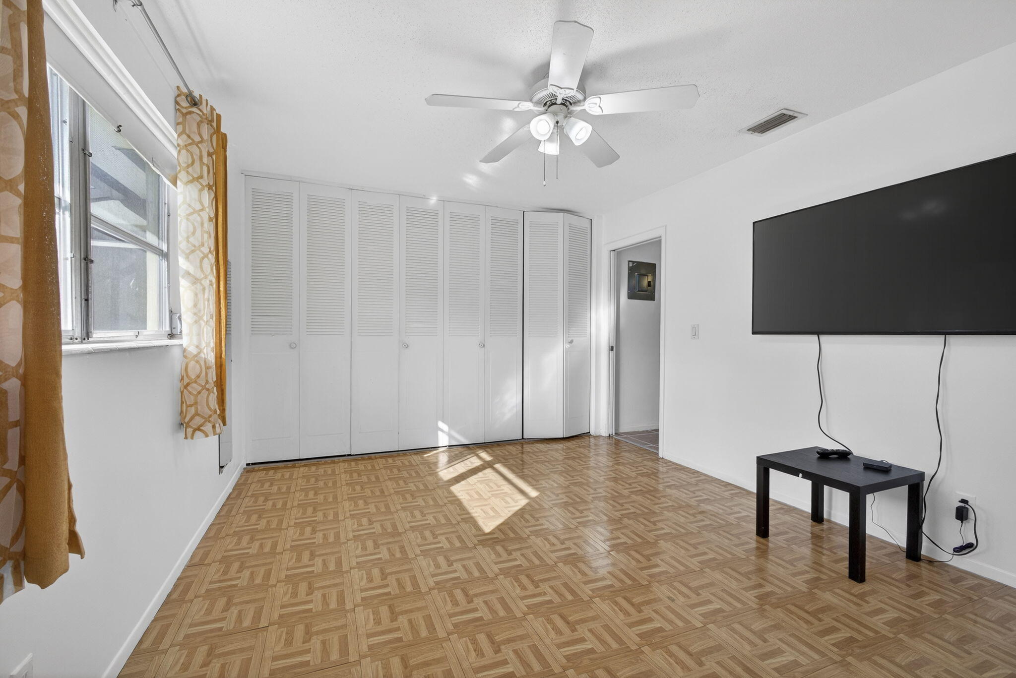 2833 Crosley Drive W C Property Photo 21
