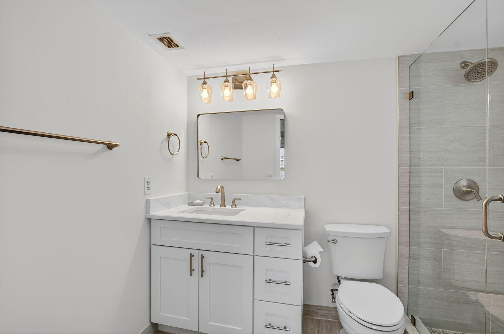 1090 Guildford E 1090 Property Photo 24