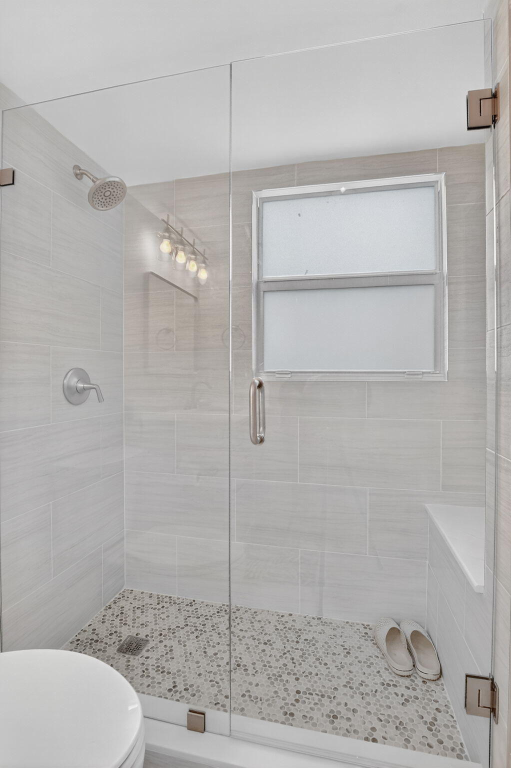 1090 Guildford E 1090 Property Photo 25