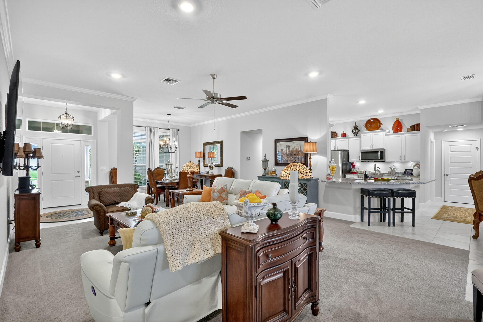 8652 Waterstone Boulevard Property Photo 9