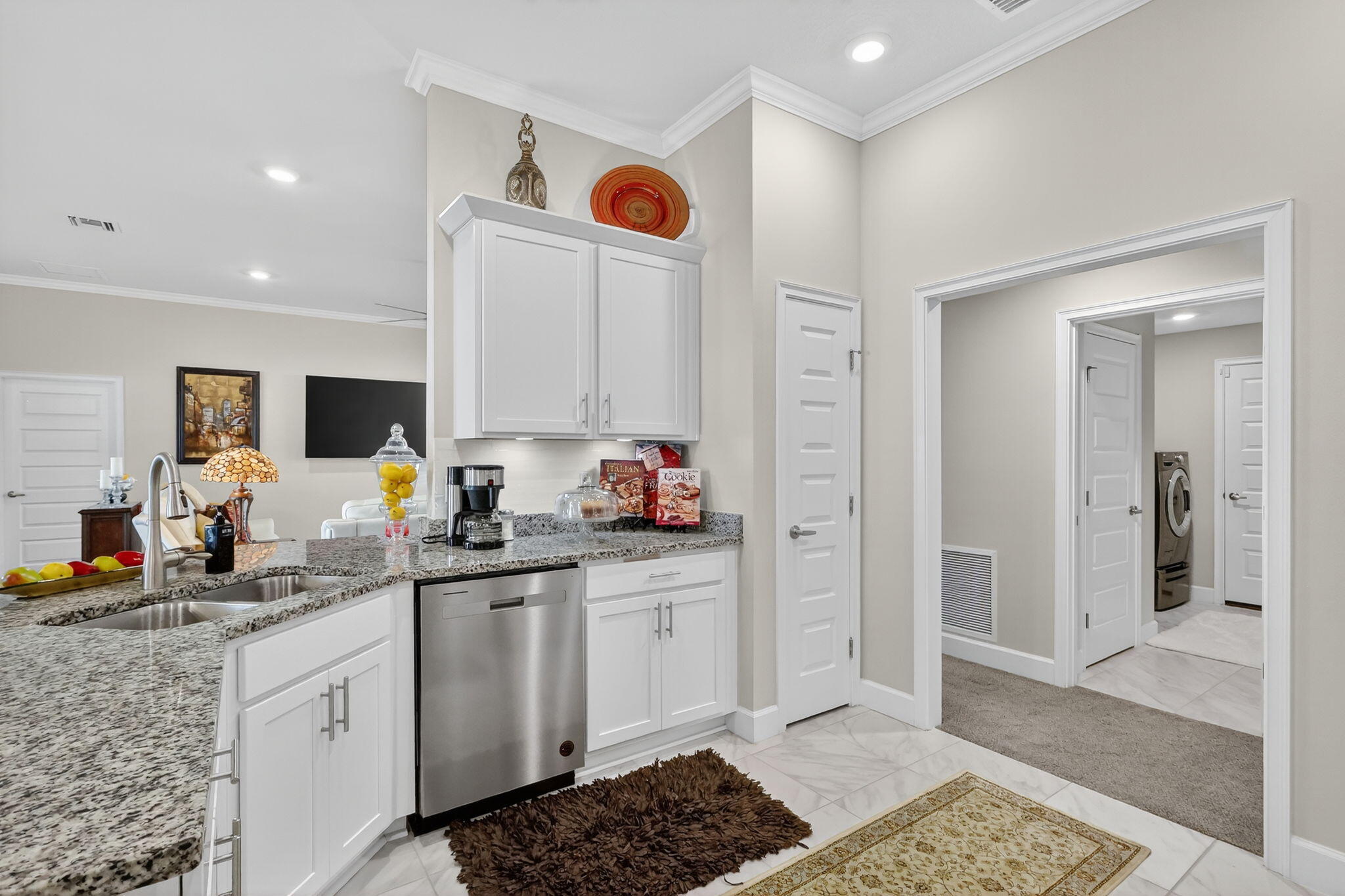 8652 Waterstone Boulevard Property Photo 16