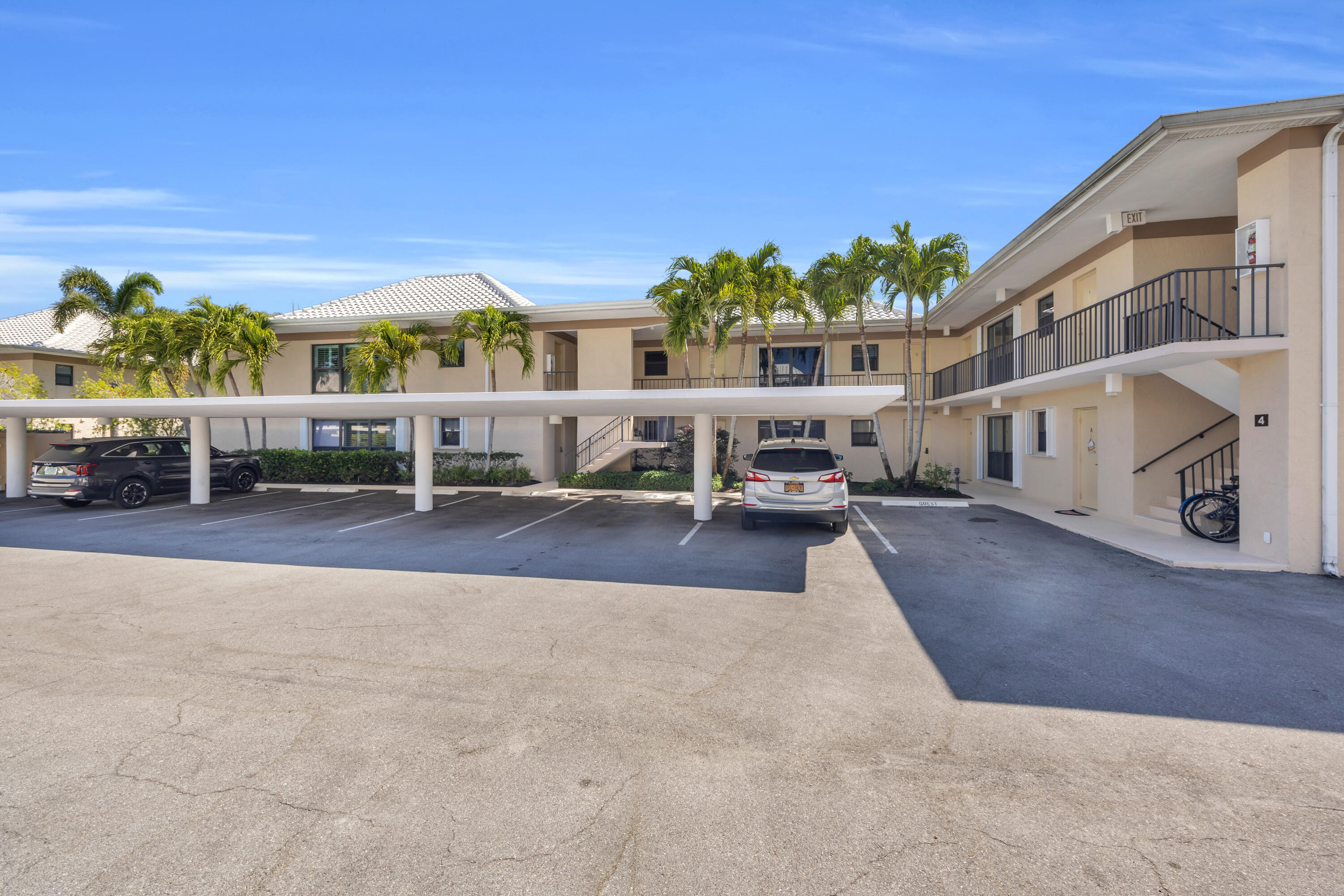 4 SE Turtle Creek Drive E Property Photo 1