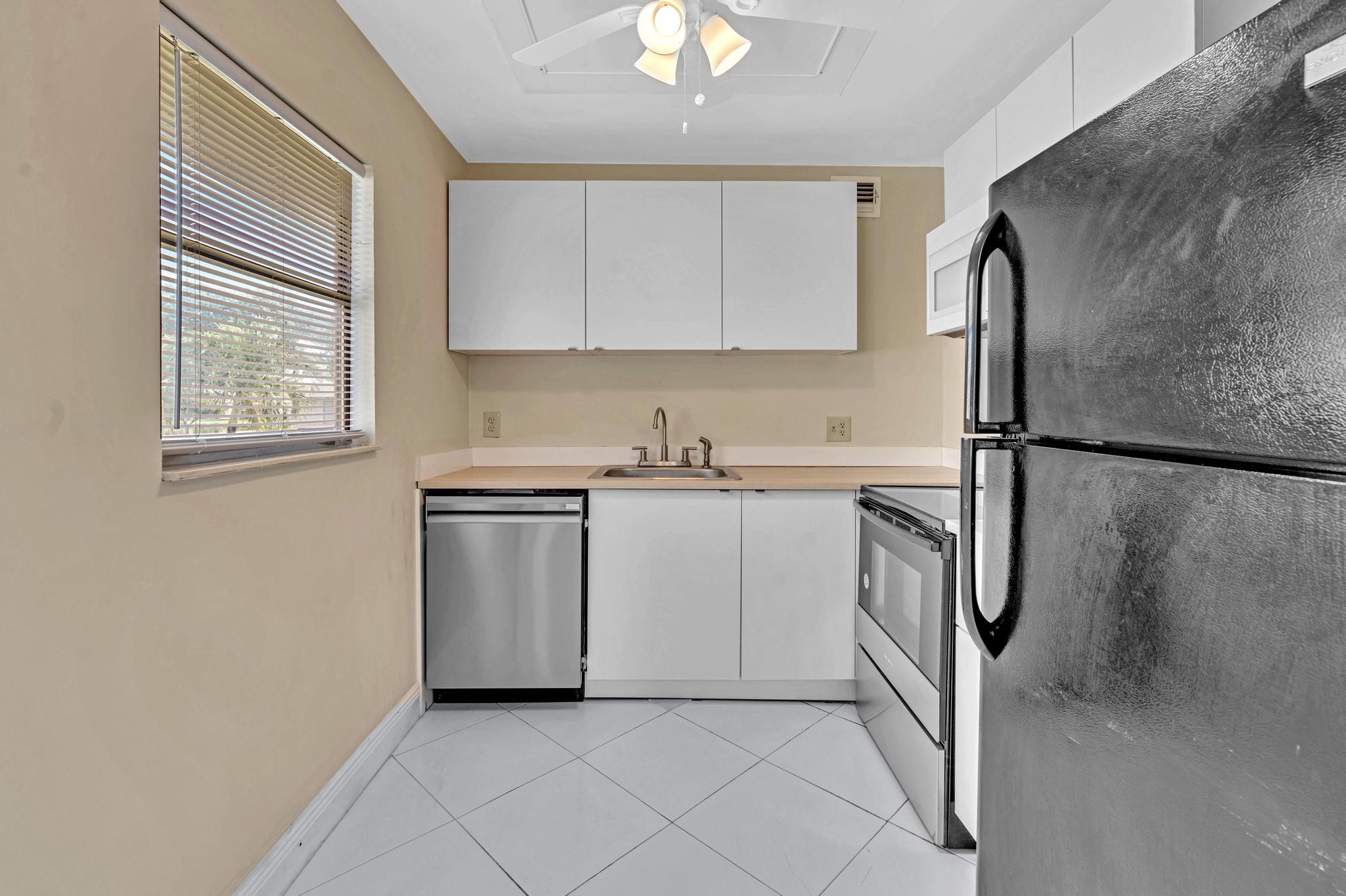 365 Flanders H Property Photo 5