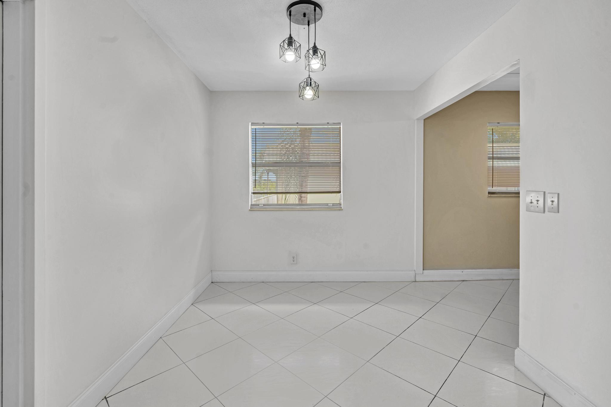 365 Flanders H Property Photo 11
