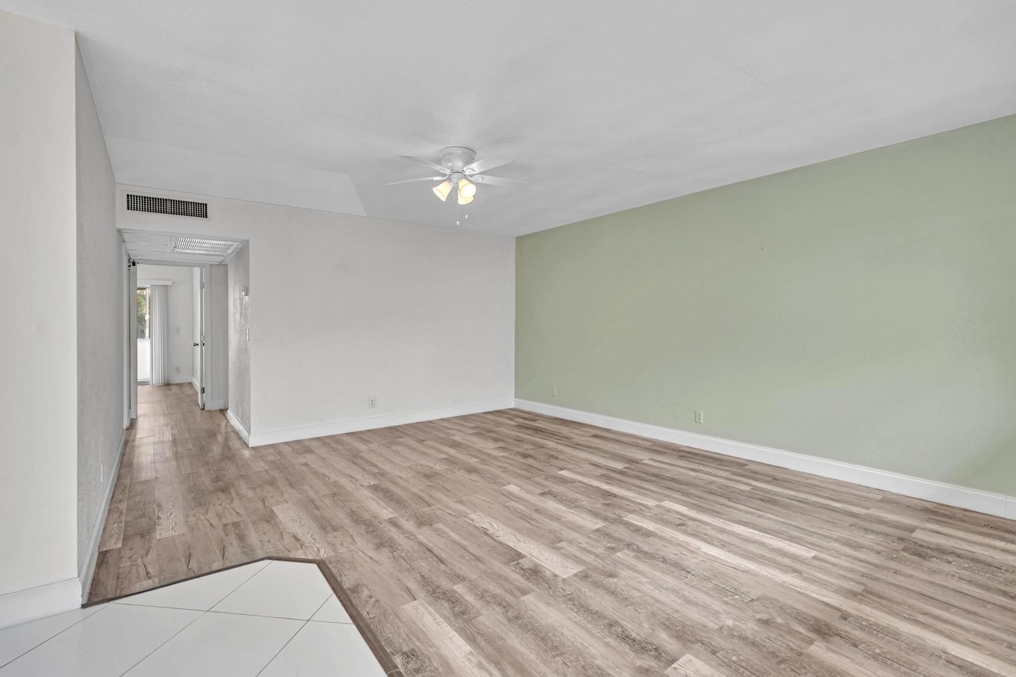 365 Flanders H Property Photo 13