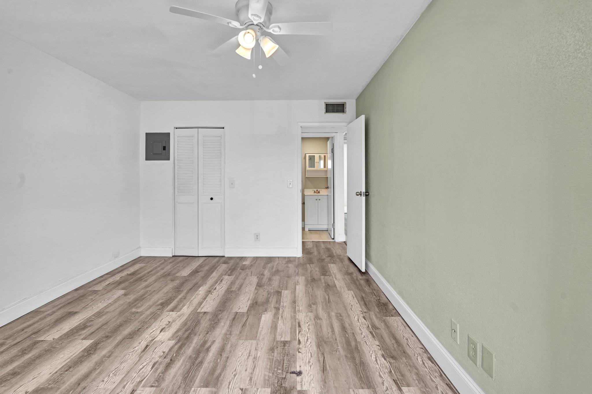 365 Flanders H Property Photo 26