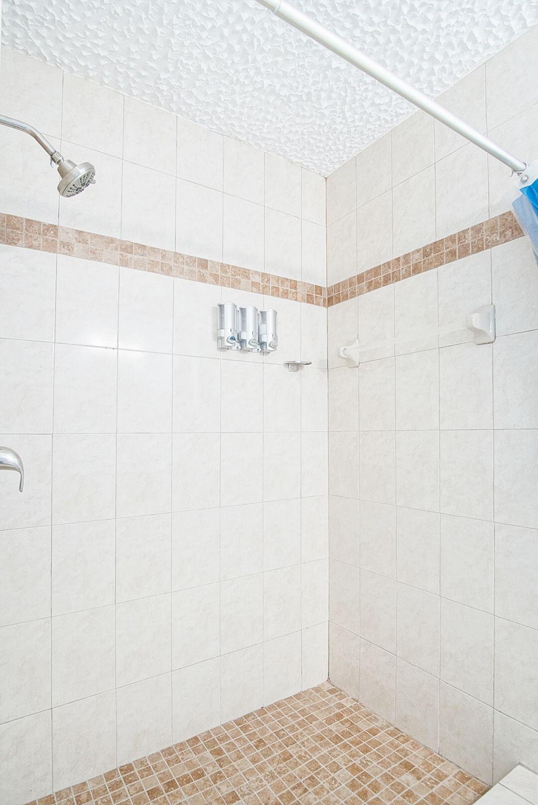 2902 Essex Drive Property Photo 13