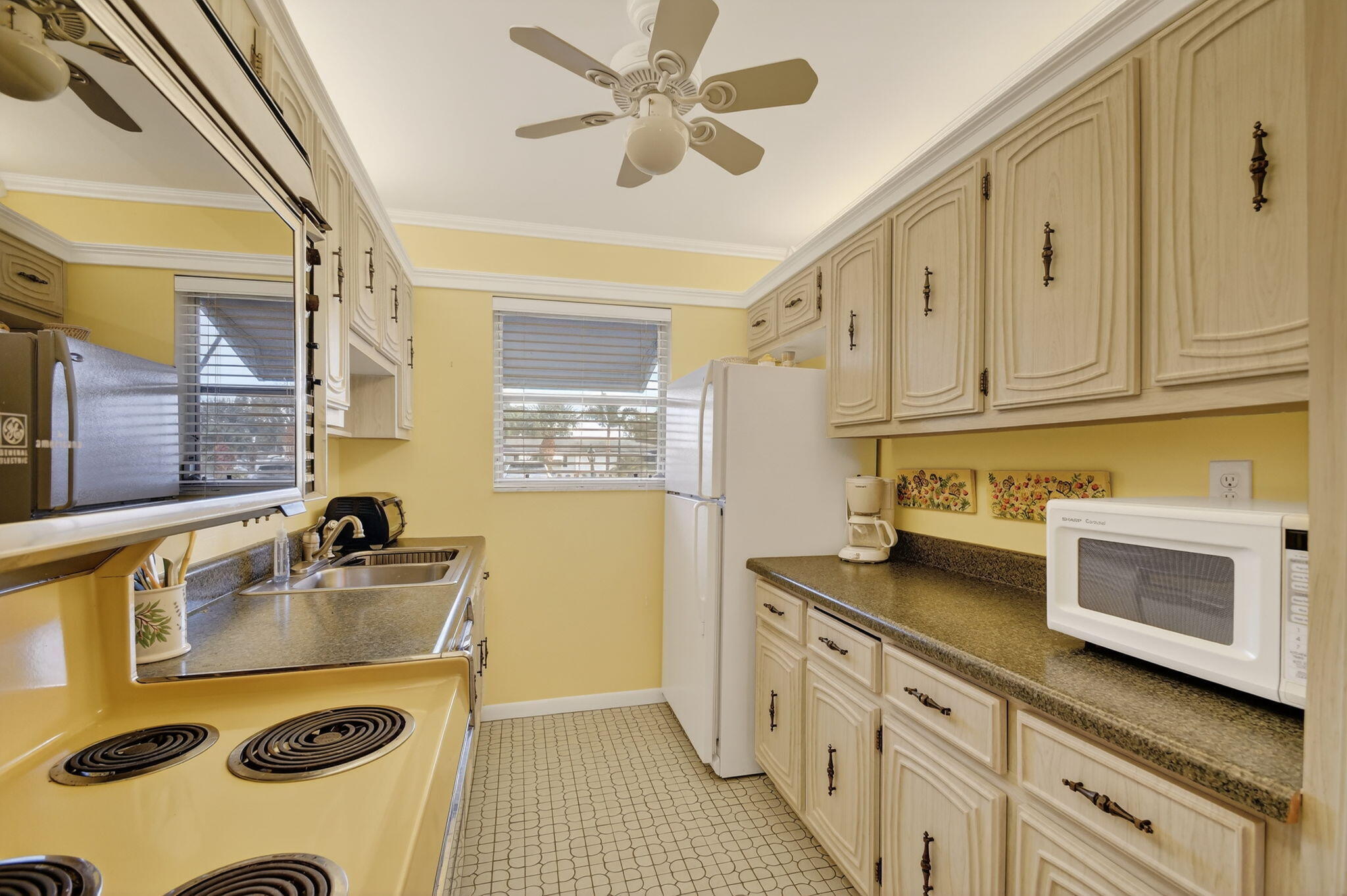 615 High Point Drive C Property Photo 18