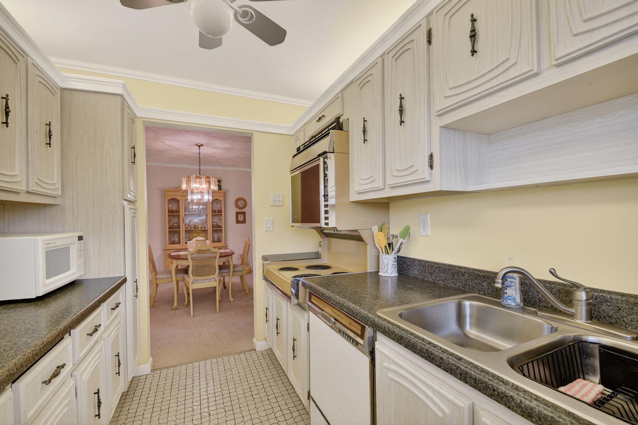615 High Point Drive C Property Photo 19