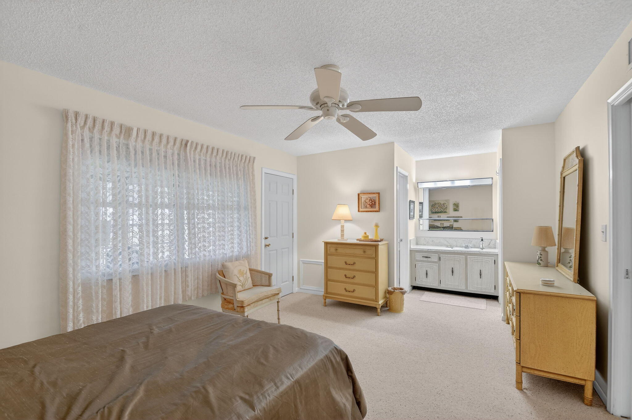 615 High Point Drive C Property Photo 23