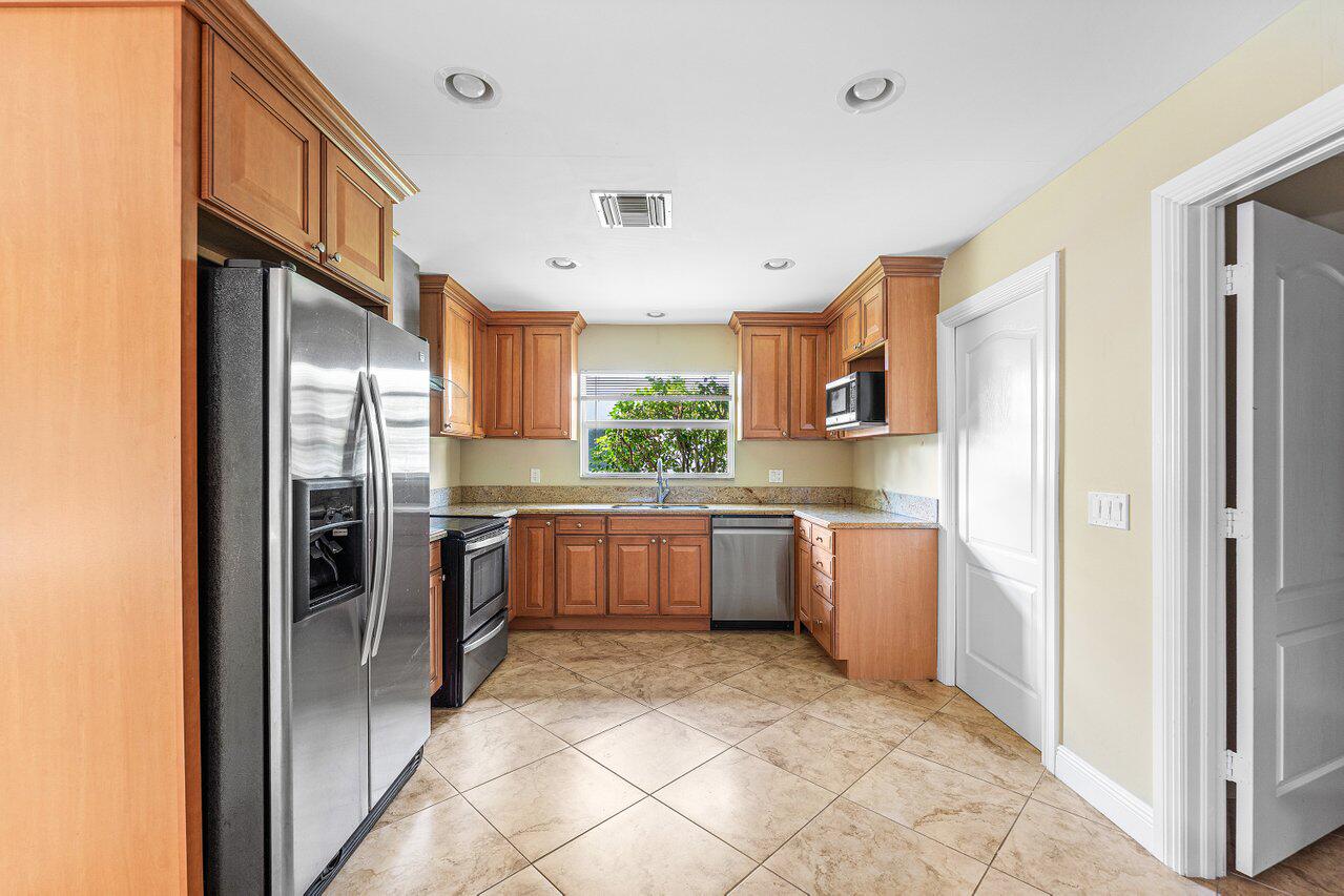 4572 White Cedar Lane Property Photo 15