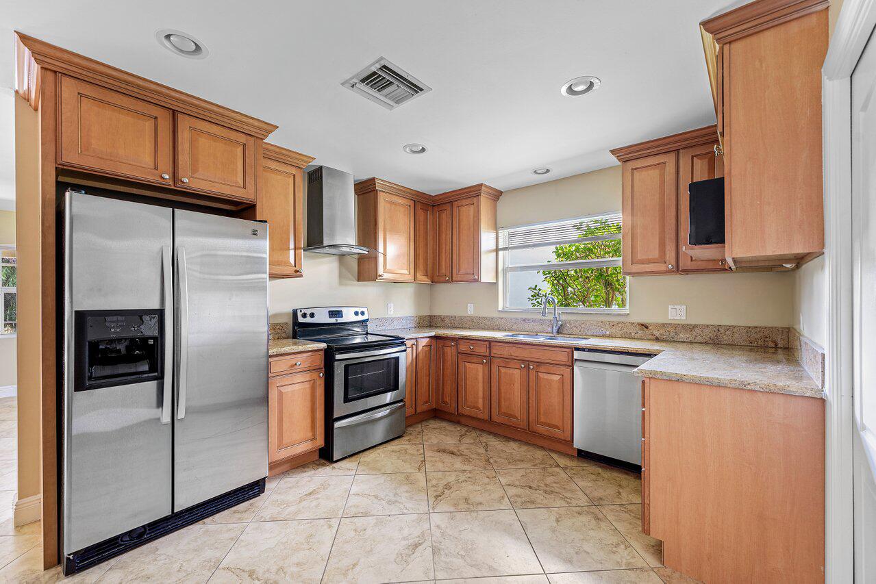 4572 White Cedar Lane Property Photo 16