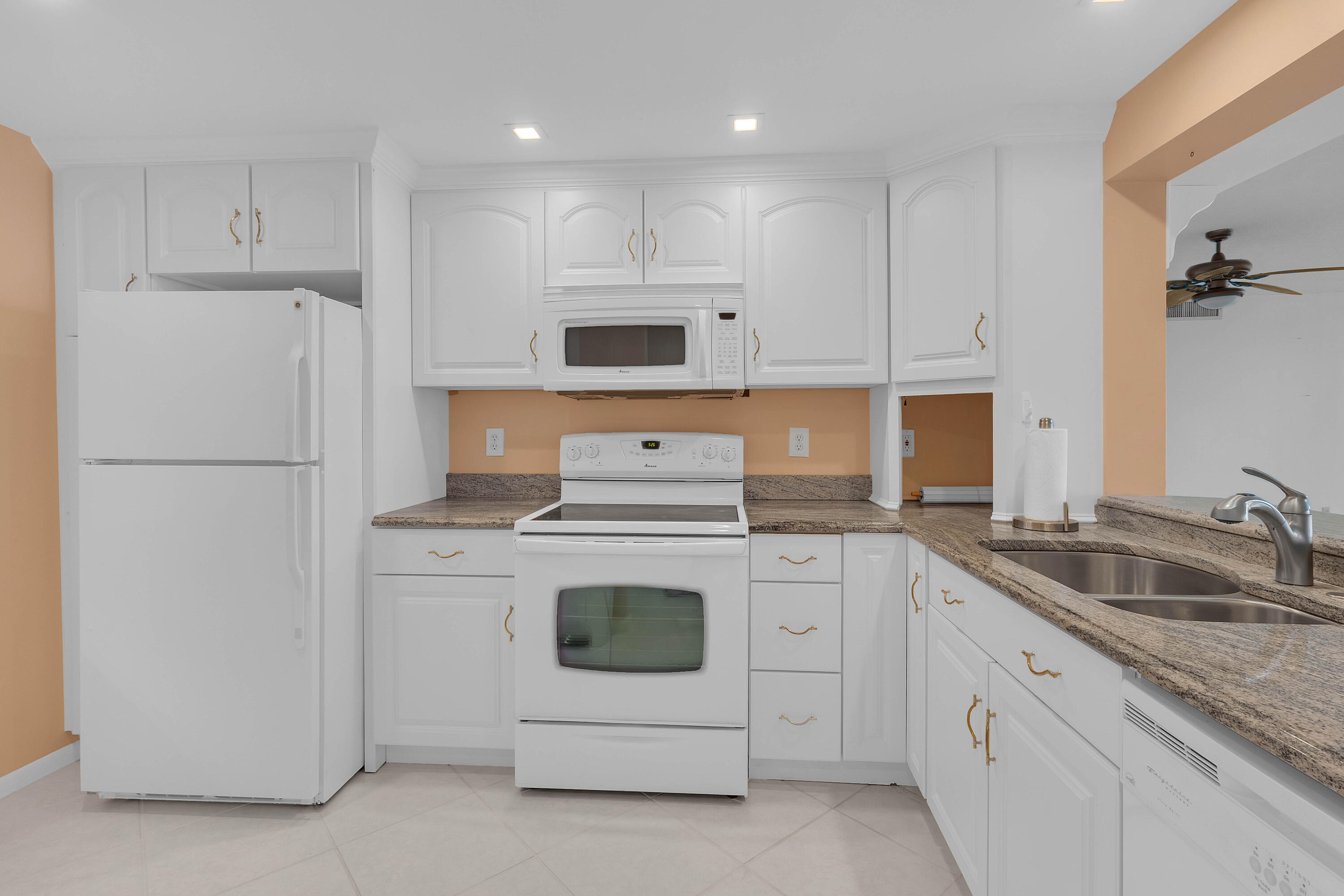4200 N Highway A1a 311 Property Photo 8