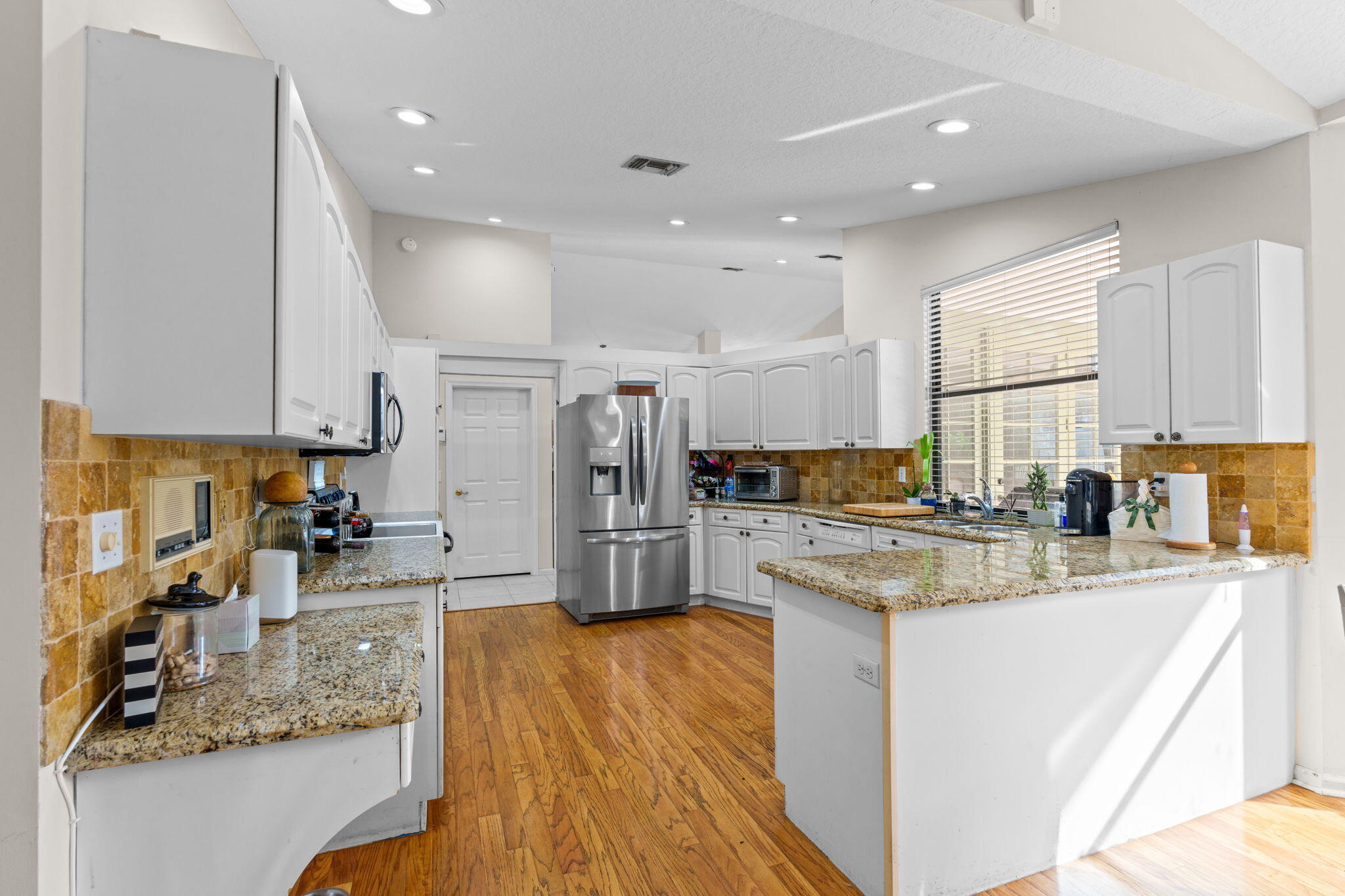 9055 Cypress Hollow Drive Property Photo 13