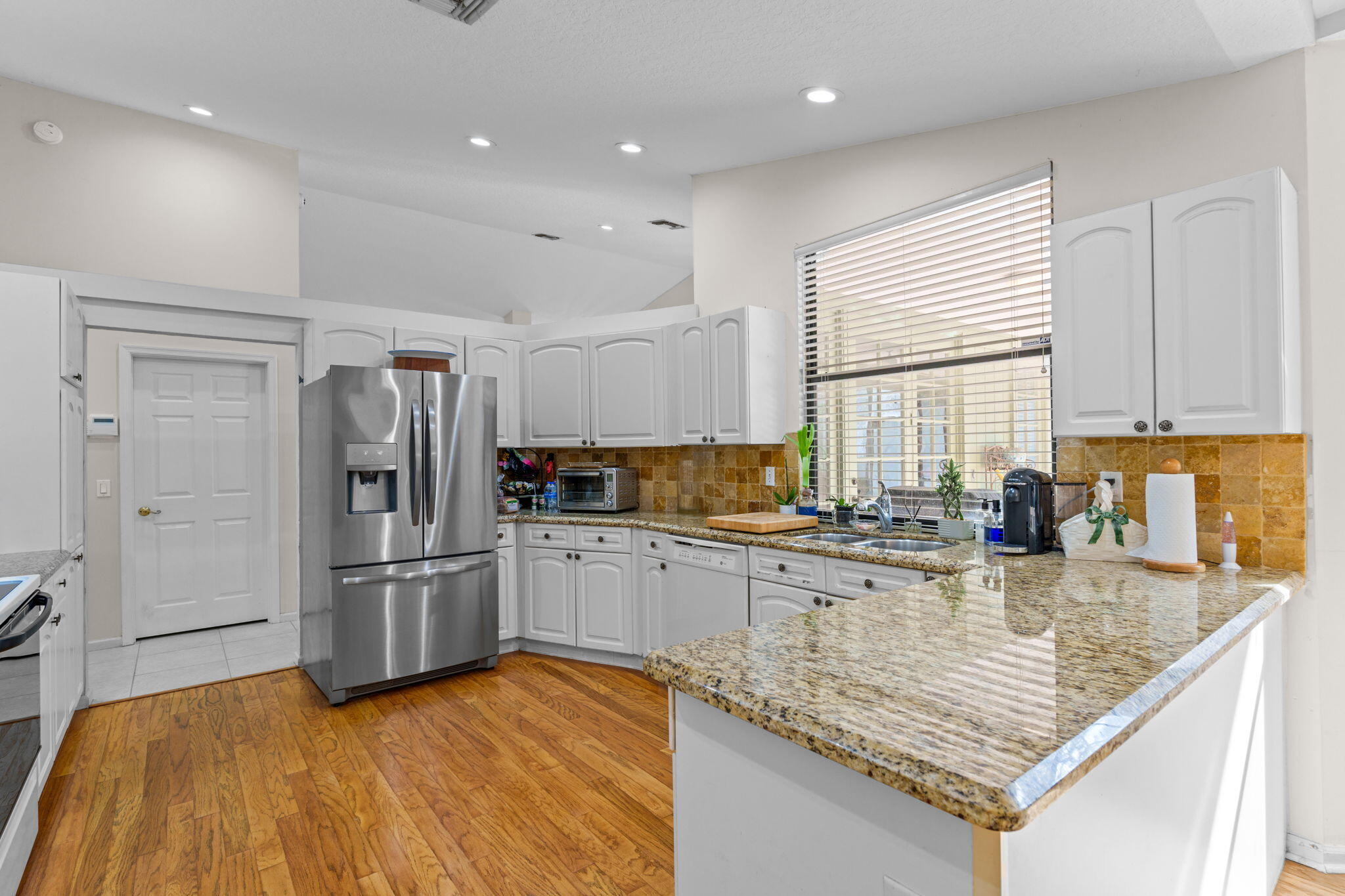 9055 Cypress Hollow Drive Property Photo 14
