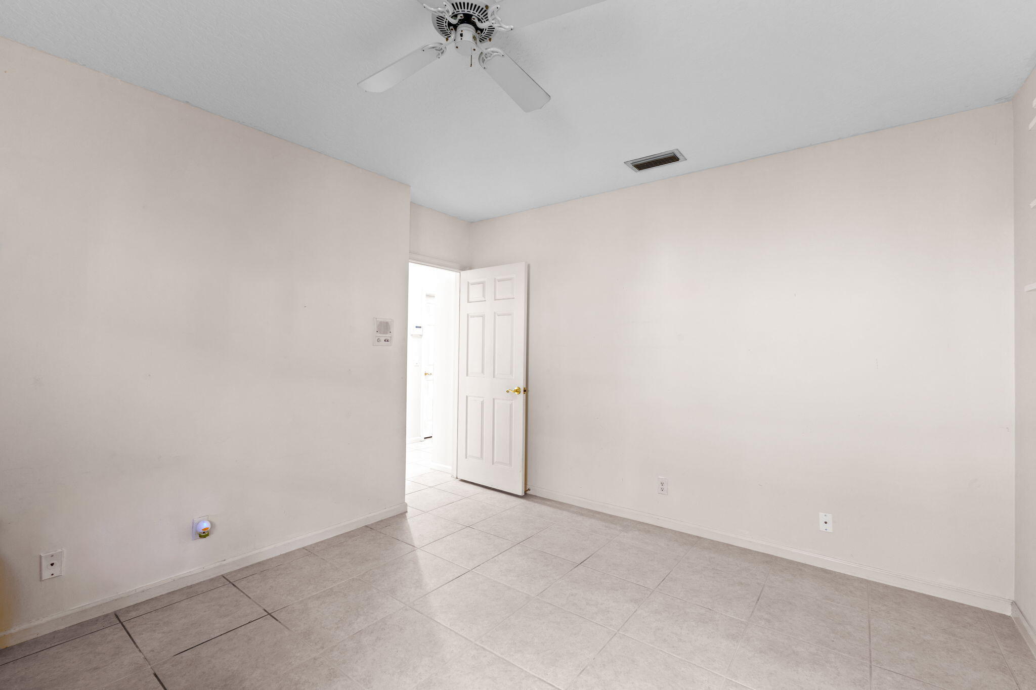 9055 Cypress Hollow Drive Property Photo 19