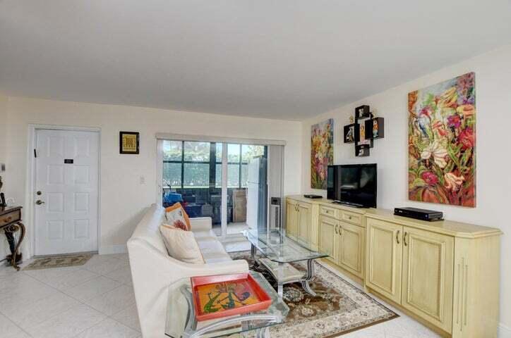 7539 S Oriole Boulevard 103 Property Photo 4