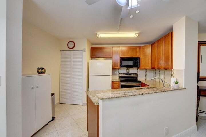 7539 S Oriole Boulevard 103 Property Photo 7