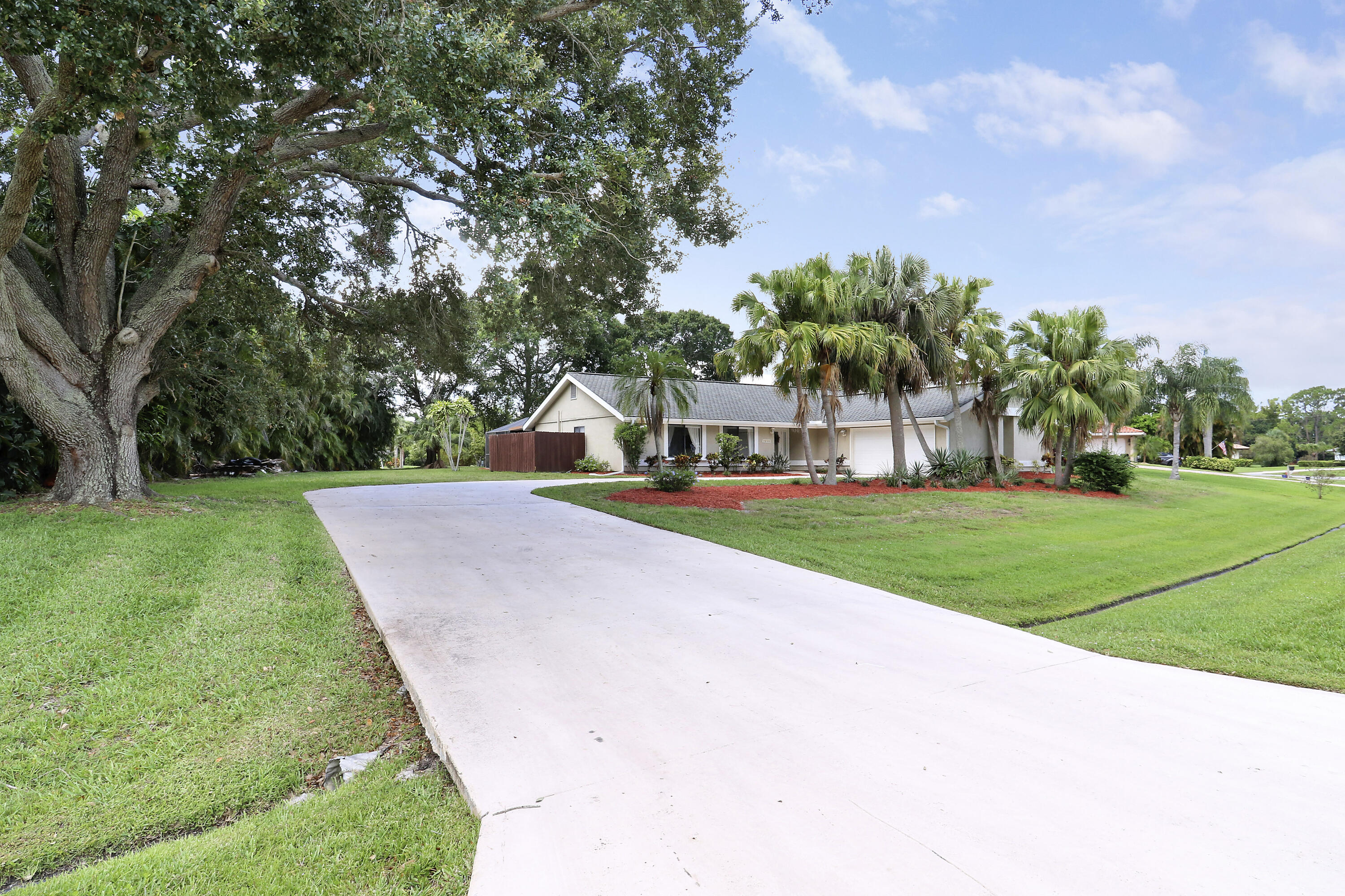 3060 Se Darien Road Property Photo 3