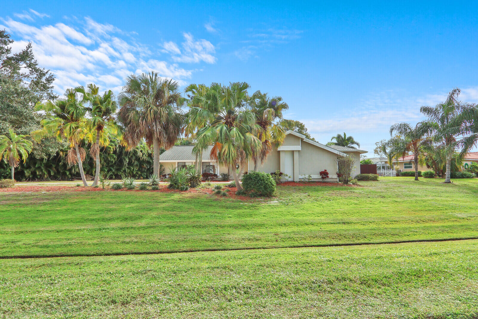 3060 Se Darien Road Property Photo 6