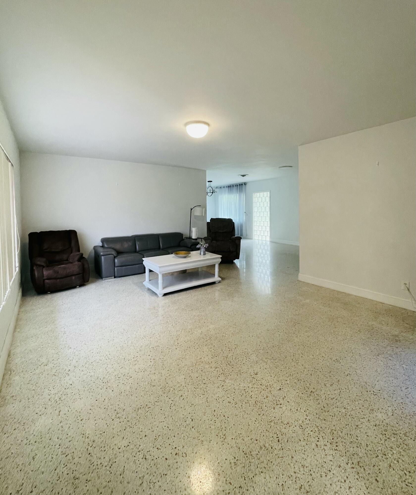 8895 N Bates Road Property Photo 8