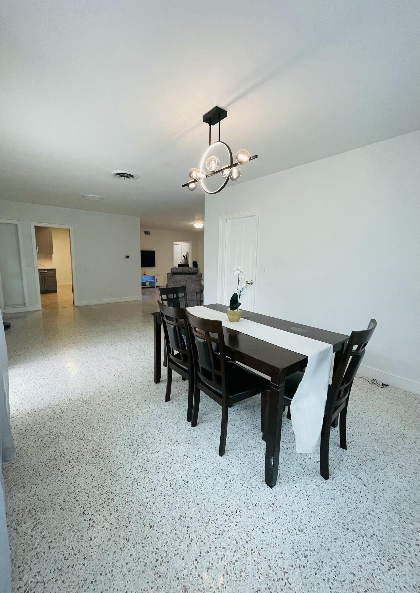 8895 N Bates Road Property Photo 17
