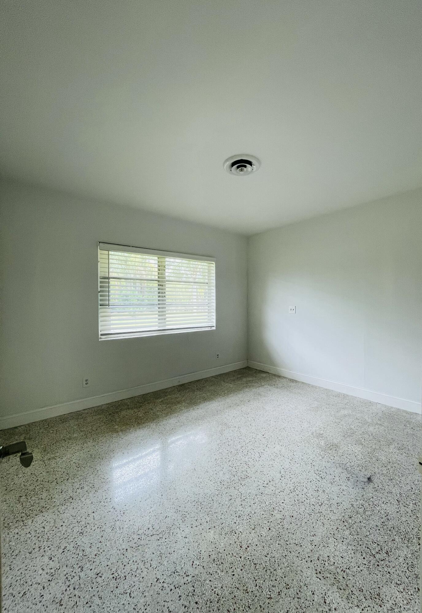 8895 N Bates Road Property Photo 30