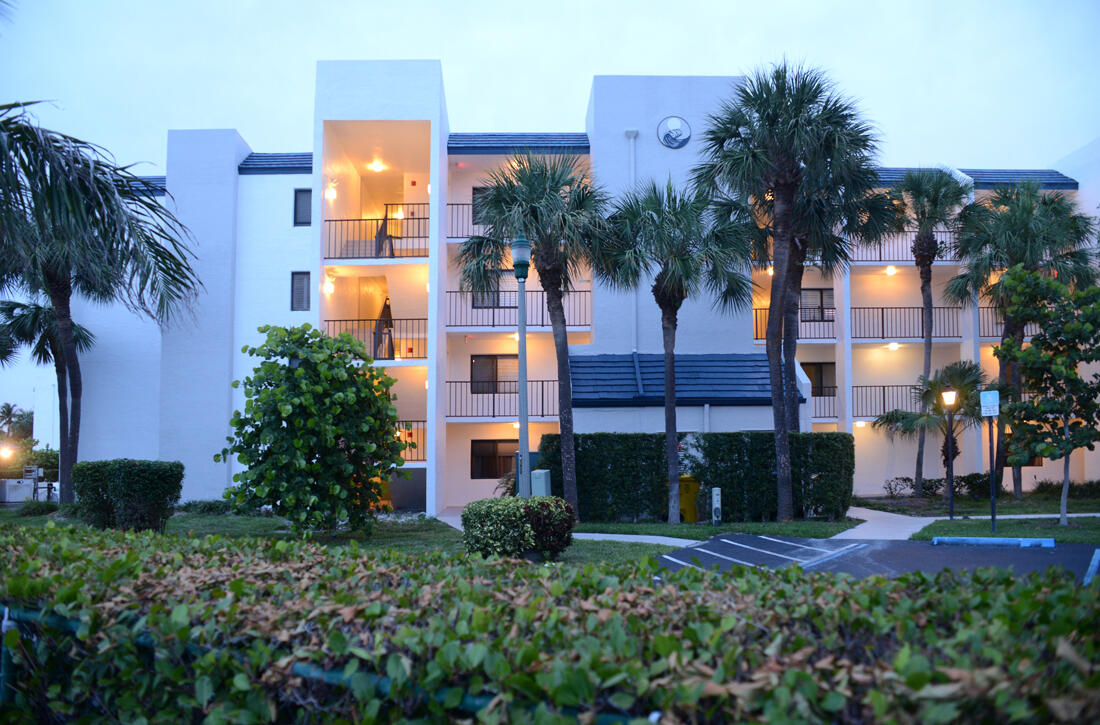 1605 S Us Highway 1 B205 Property Photo 46