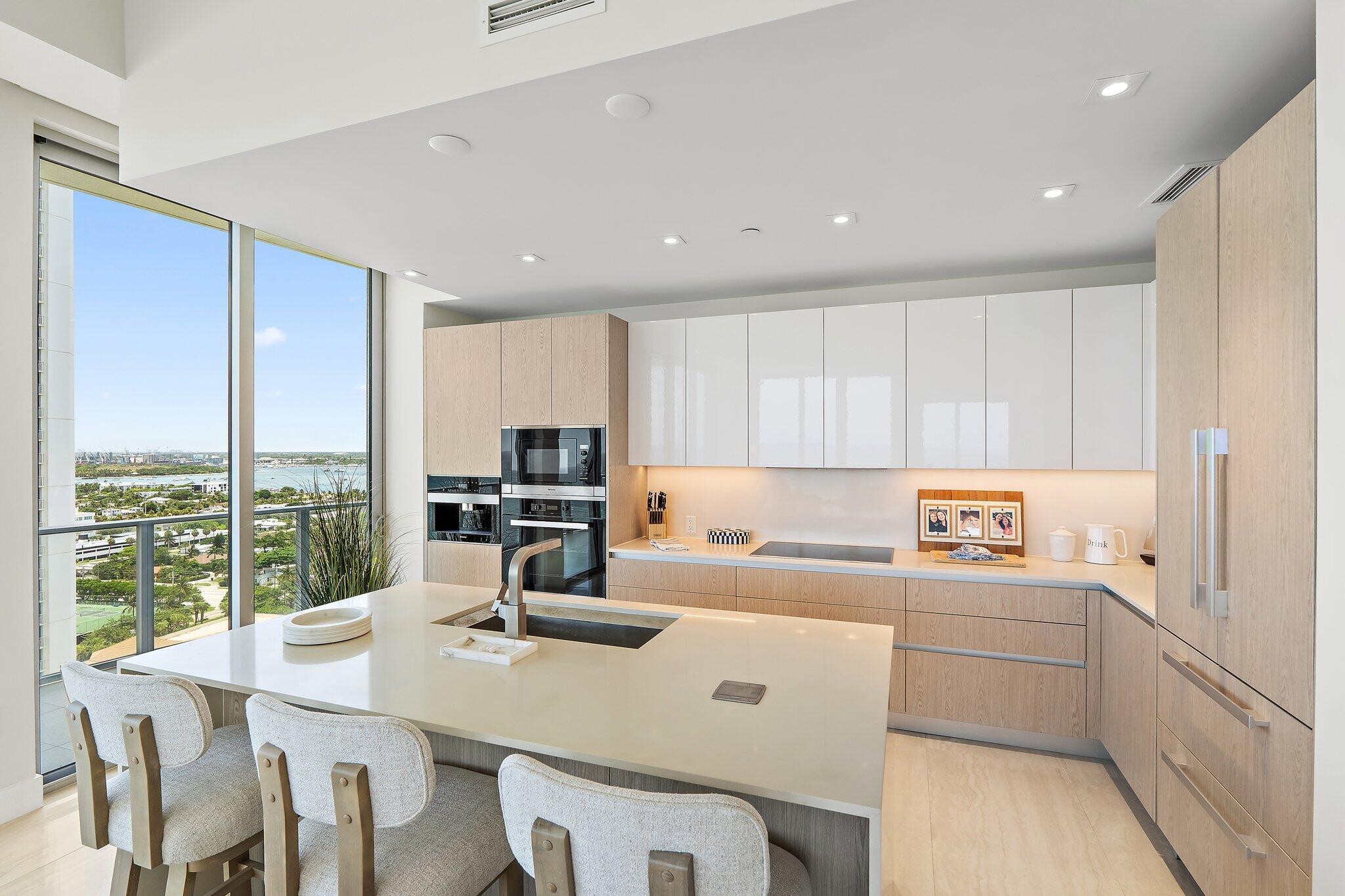 3100 N Ocean Drive H1804 Property Photo 4