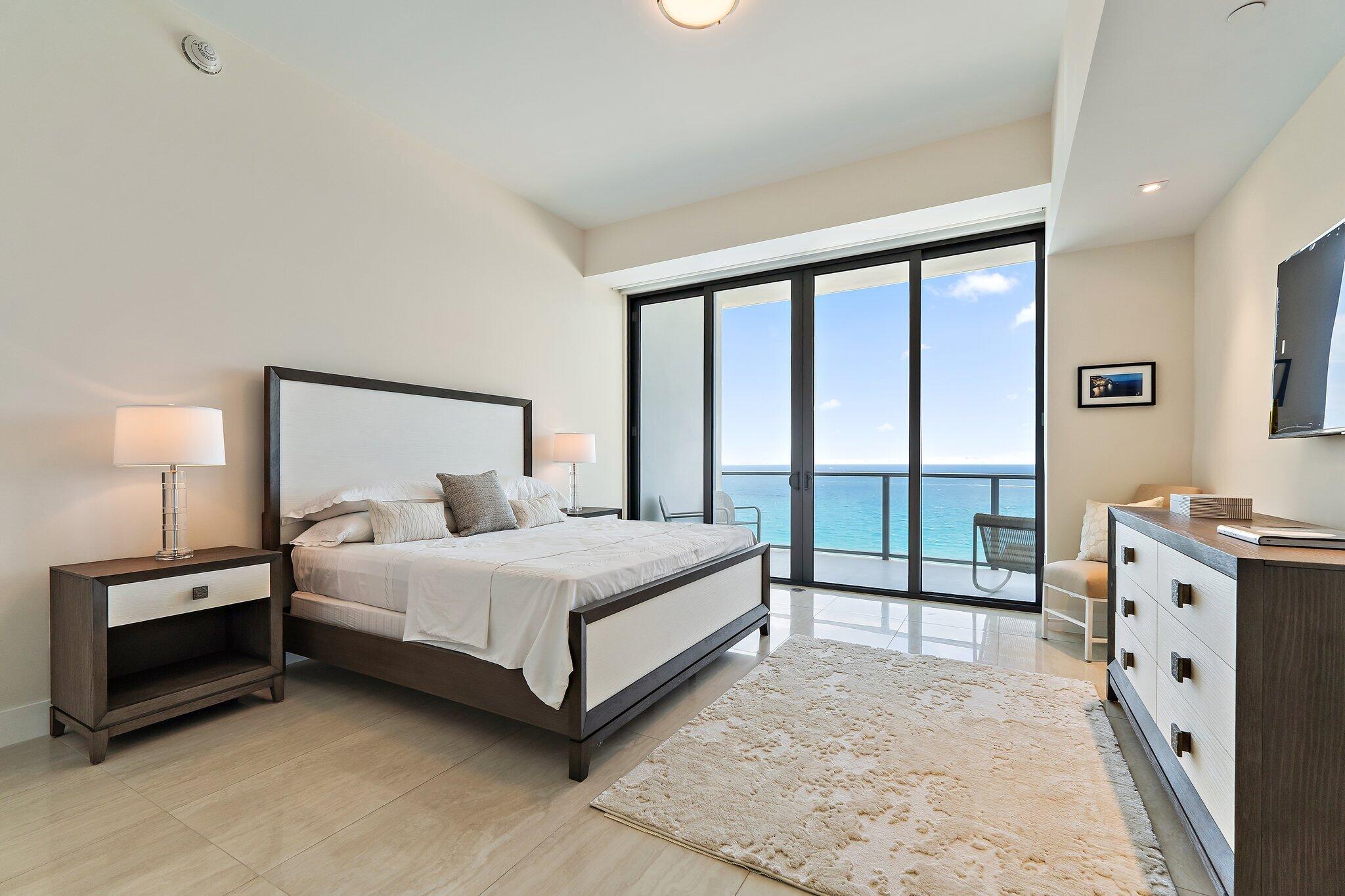 3100 N Ocean Drive H1804 Property Photo 16