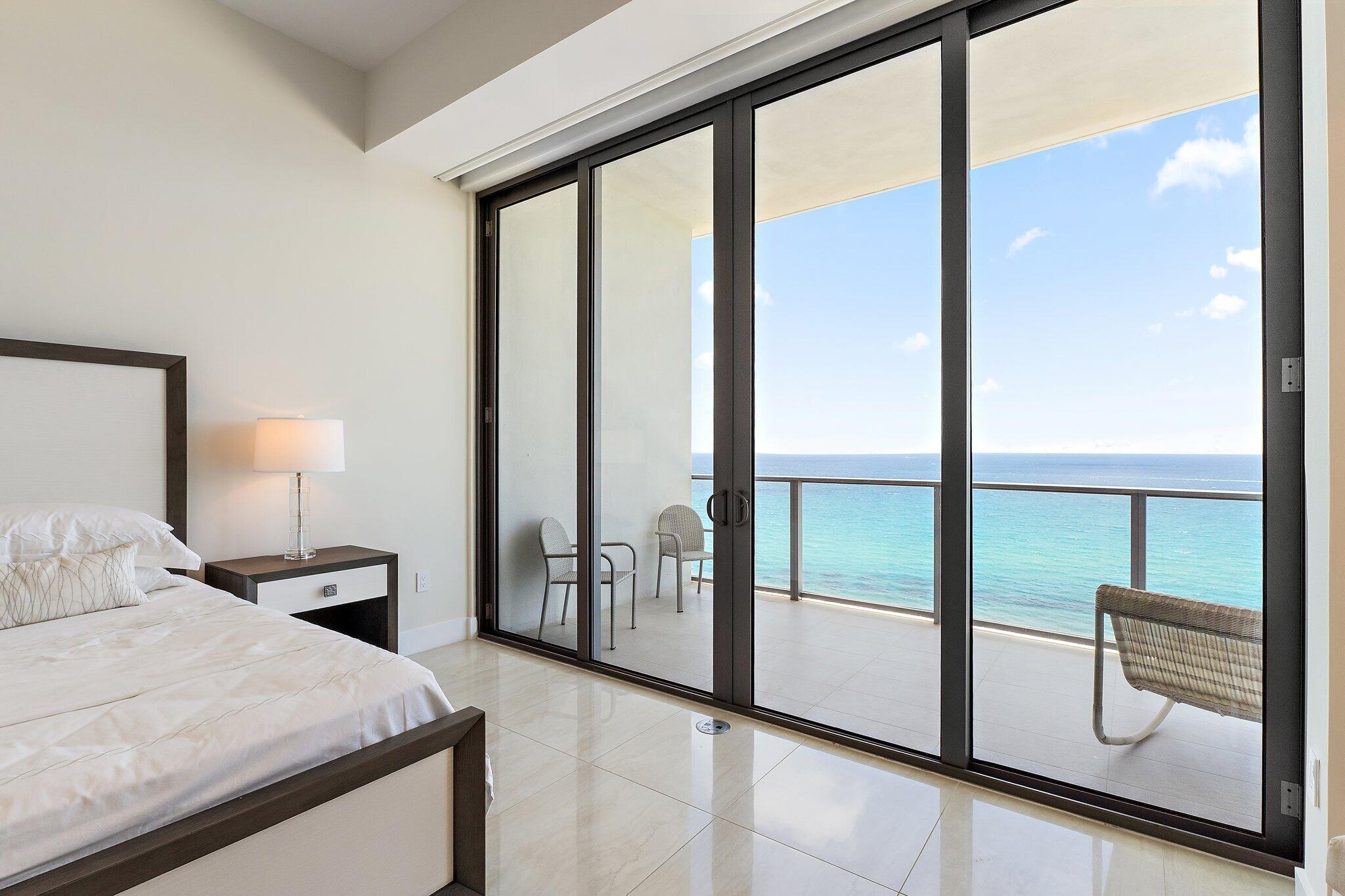 3100 N Ocean Drive H1804 Property Photo 17