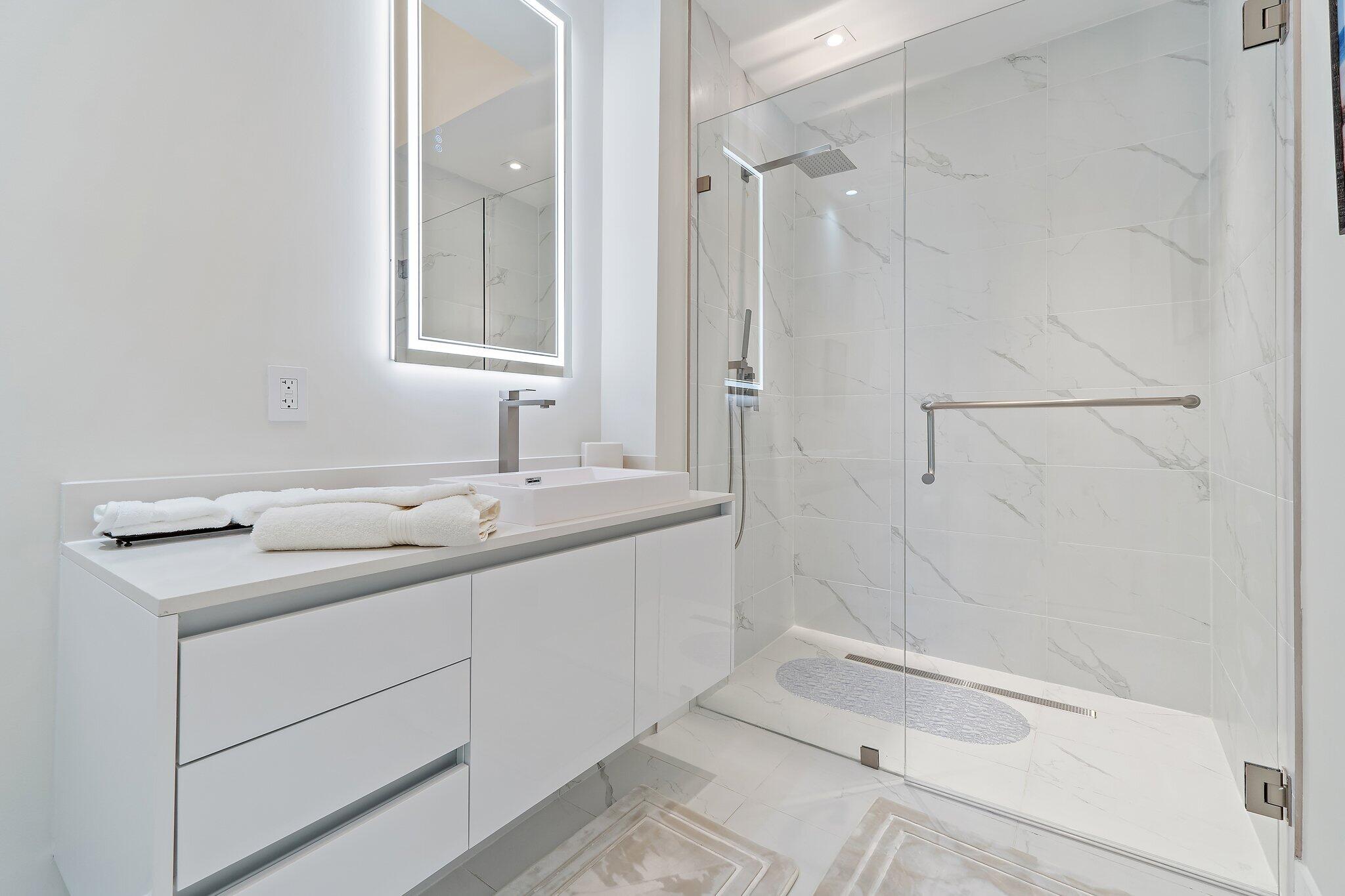 3100 N Ocean Drive H1804 Property Photo 26