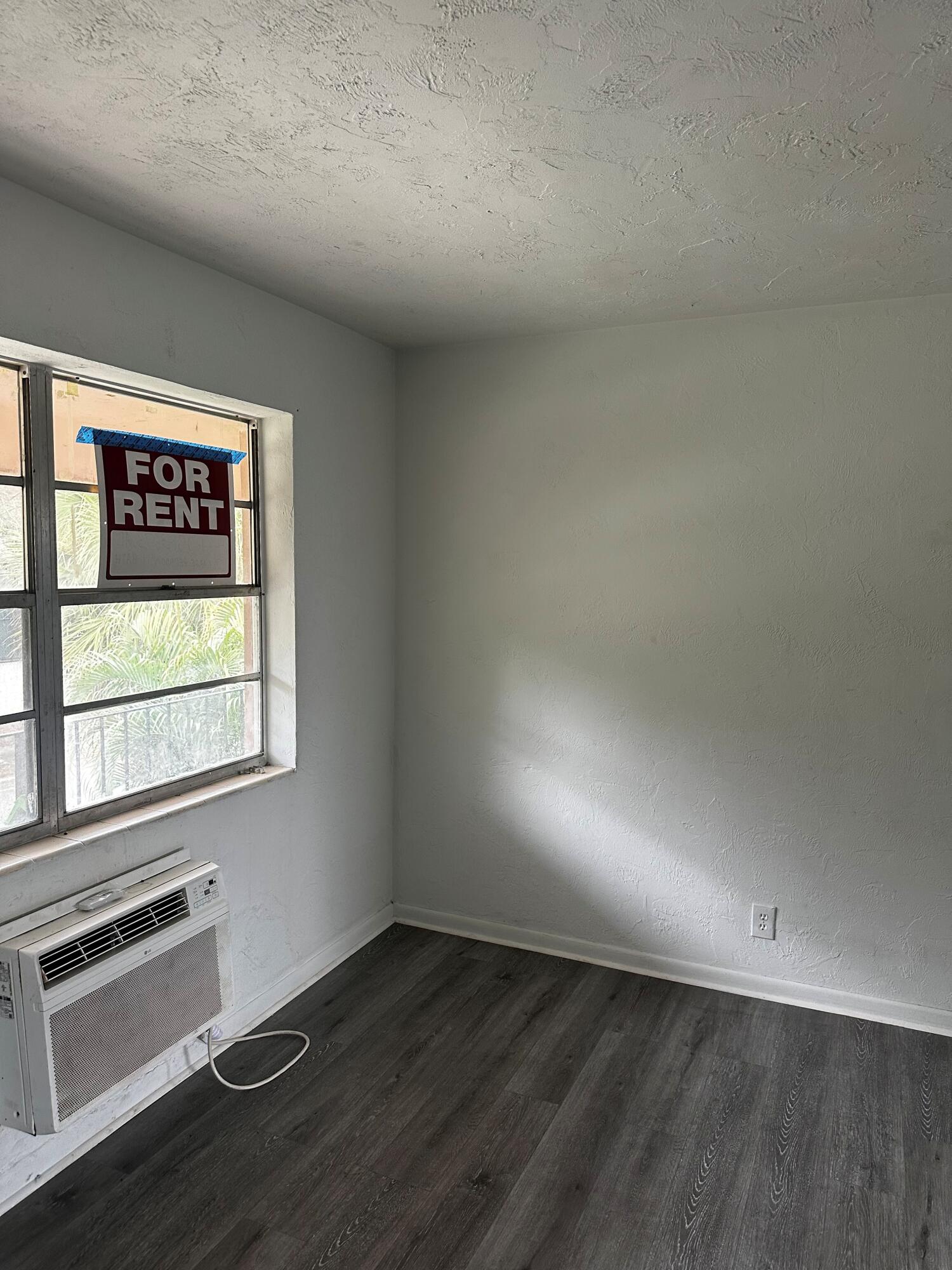 1120 N Sapodilla Avenue 4 Property Photo 4