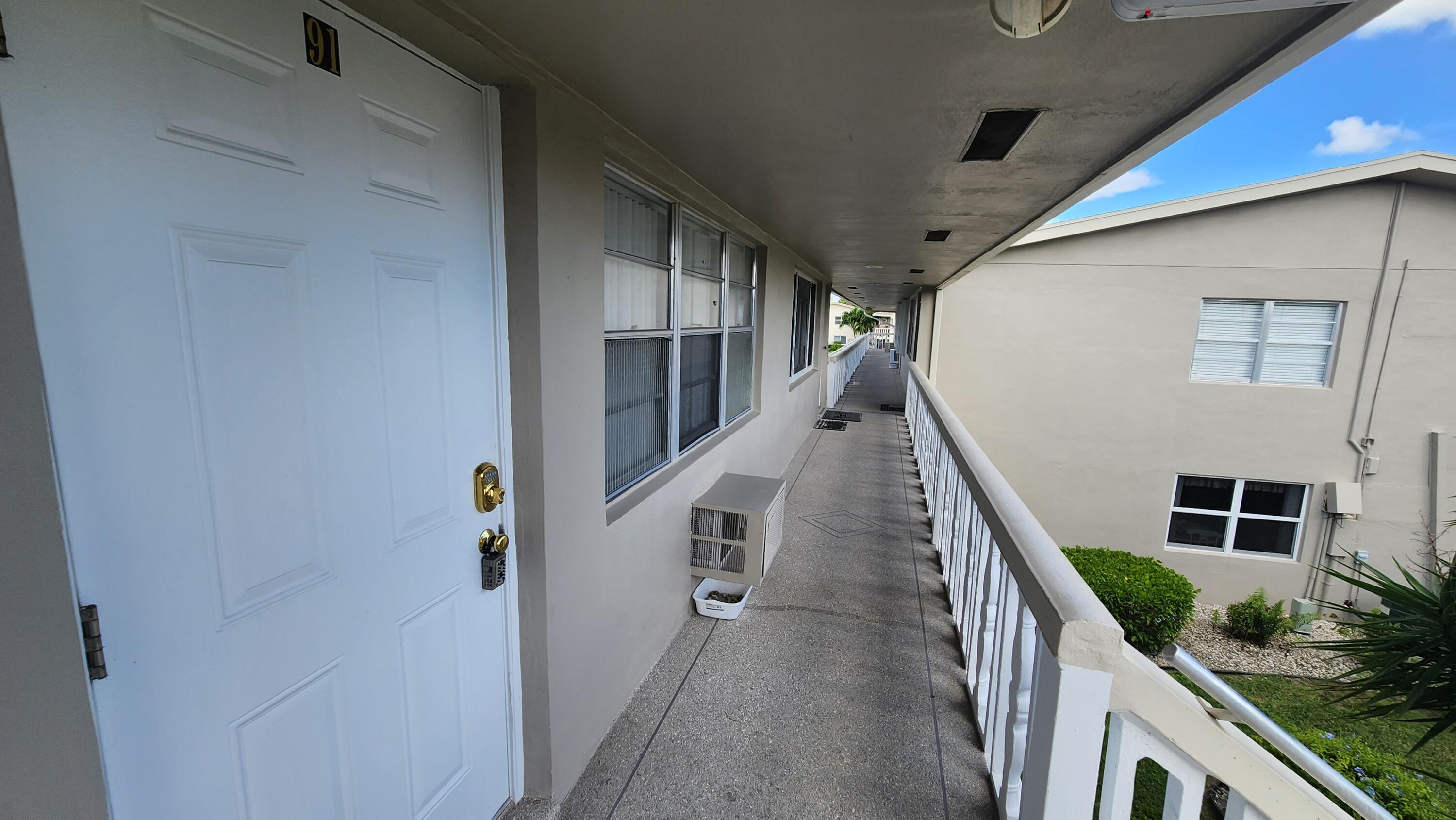 91 Coventry D Property Photo 3