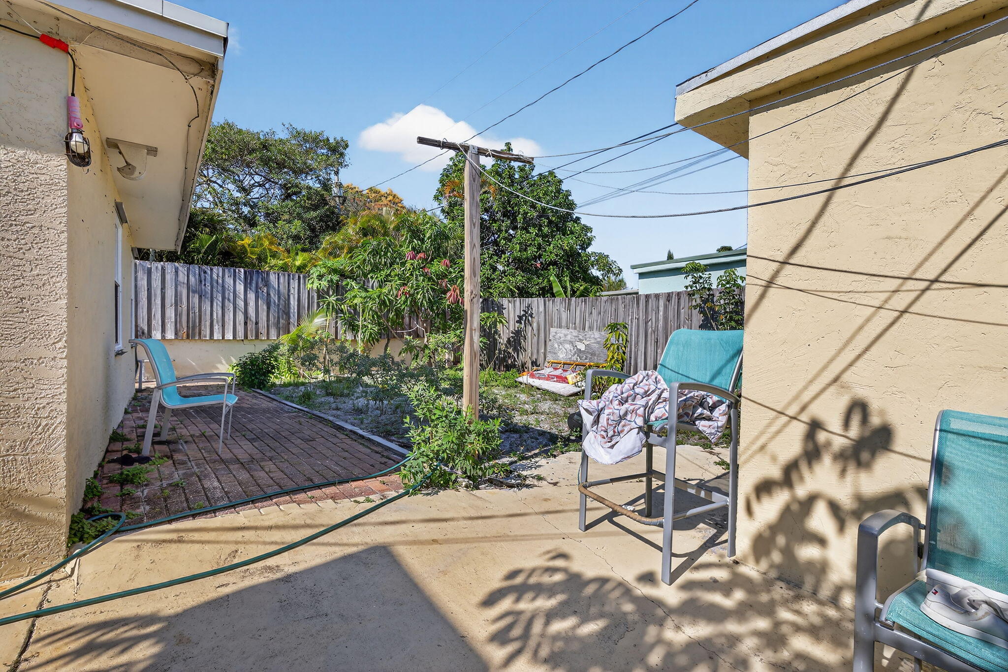 831 30th Court Property Photo 33