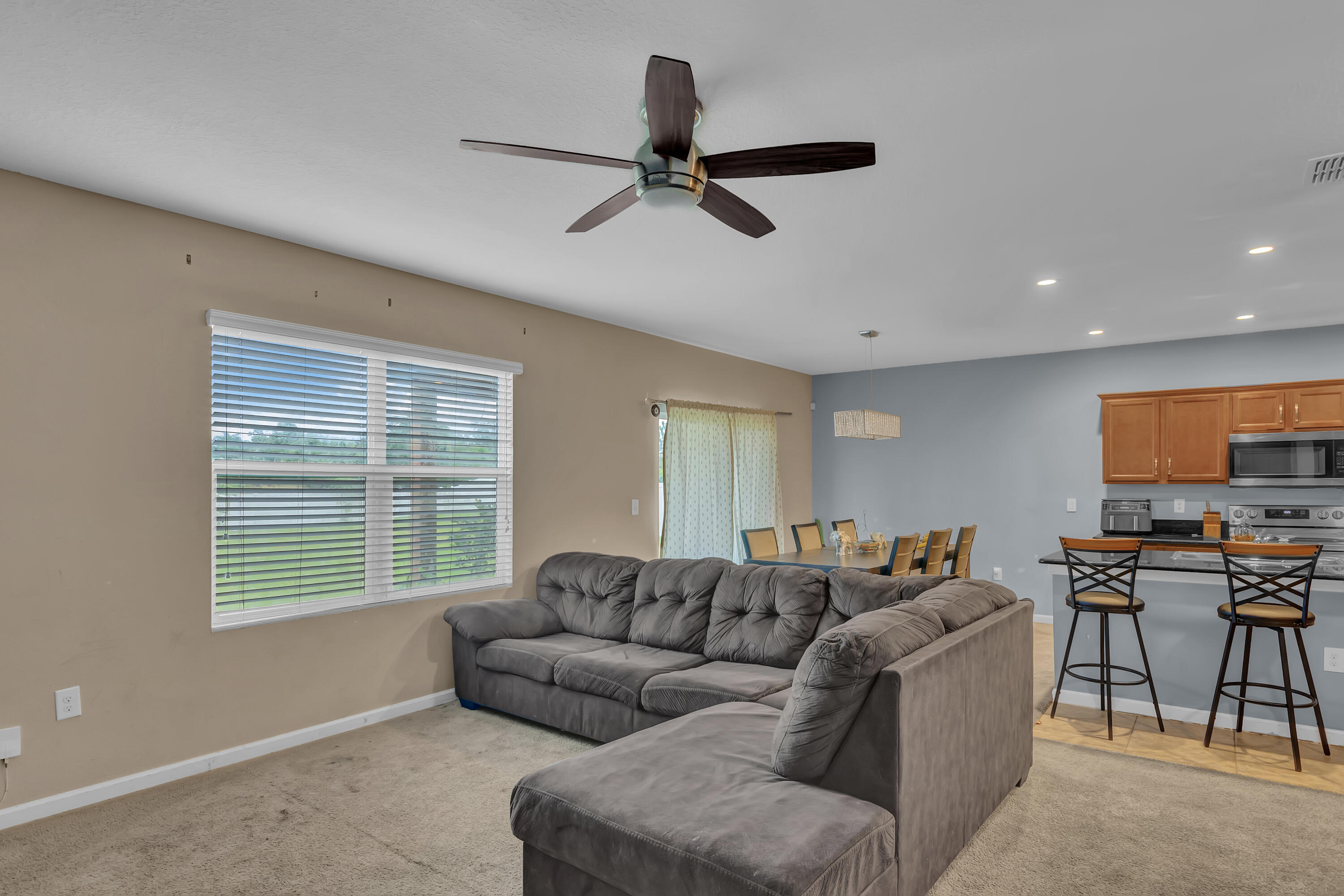 1615 Lexington Square Sw Property Photo 5