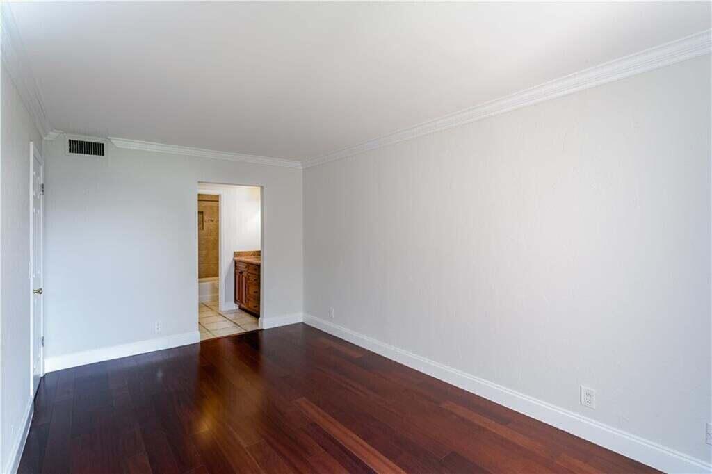 2800 Fiore Way 2060 Property Photo 13