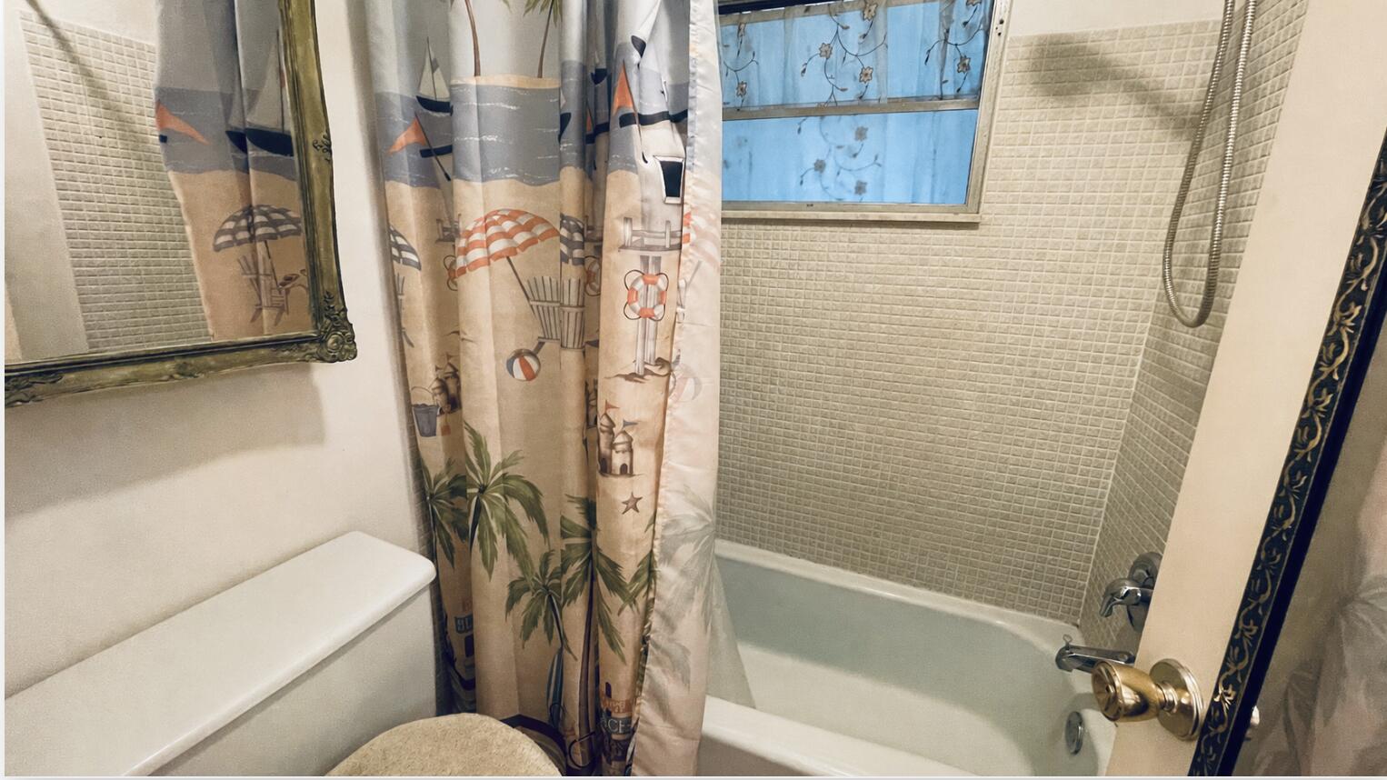910 South Drive B Property Photo 10