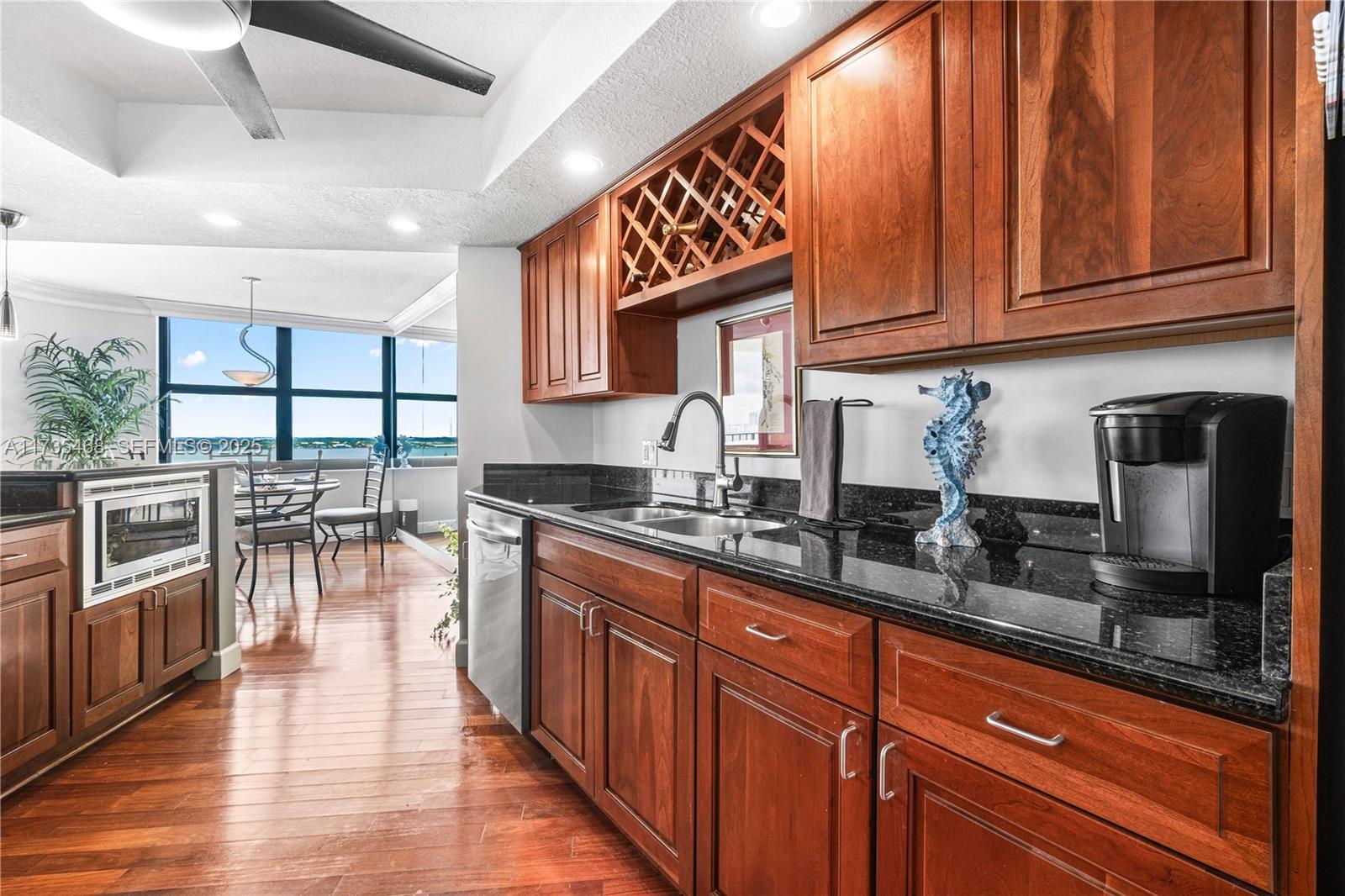 5420 N Ocean Drive 1106 Property Photo 3
