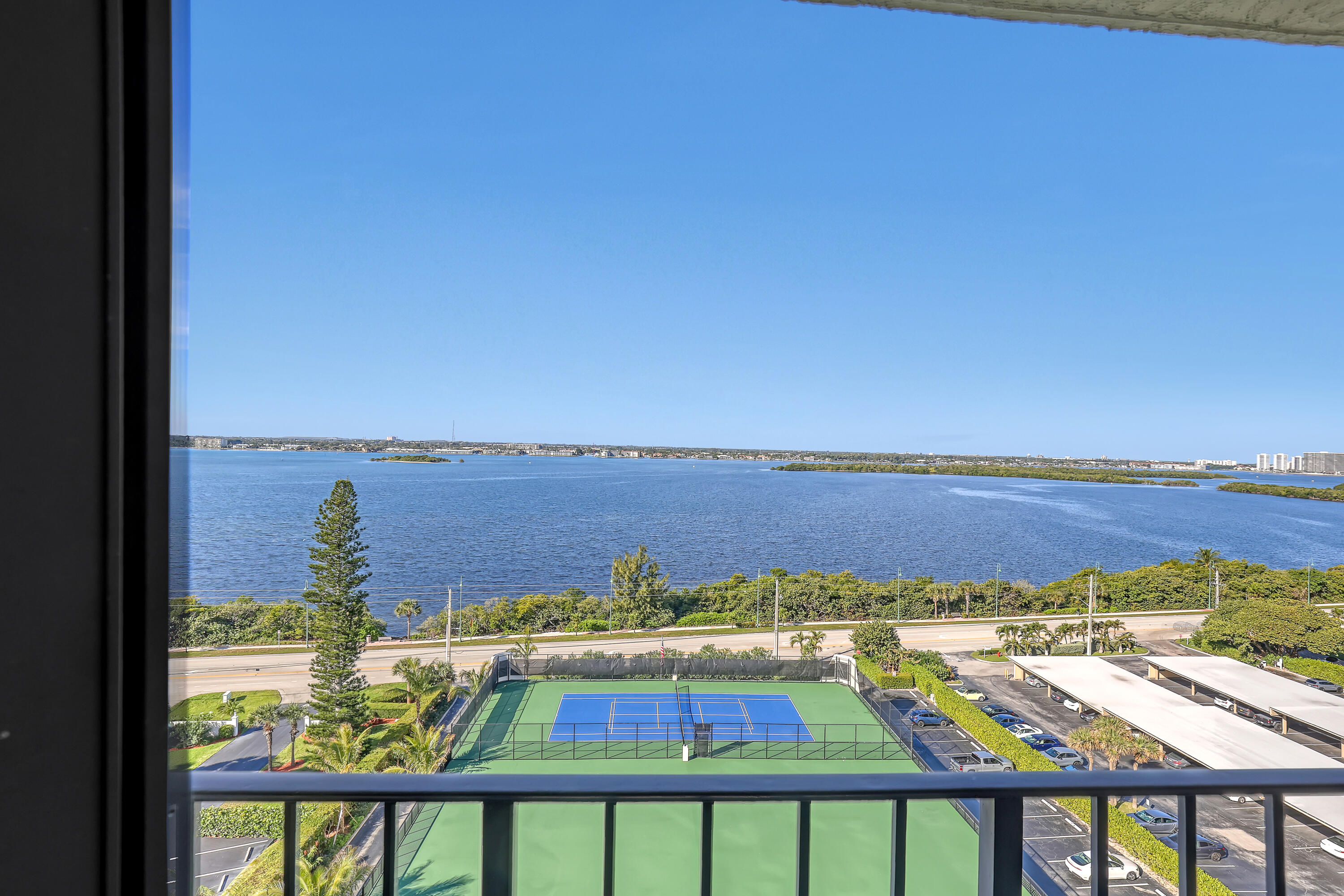 5420 N Ocean Drive 1106 Property Photo 7
