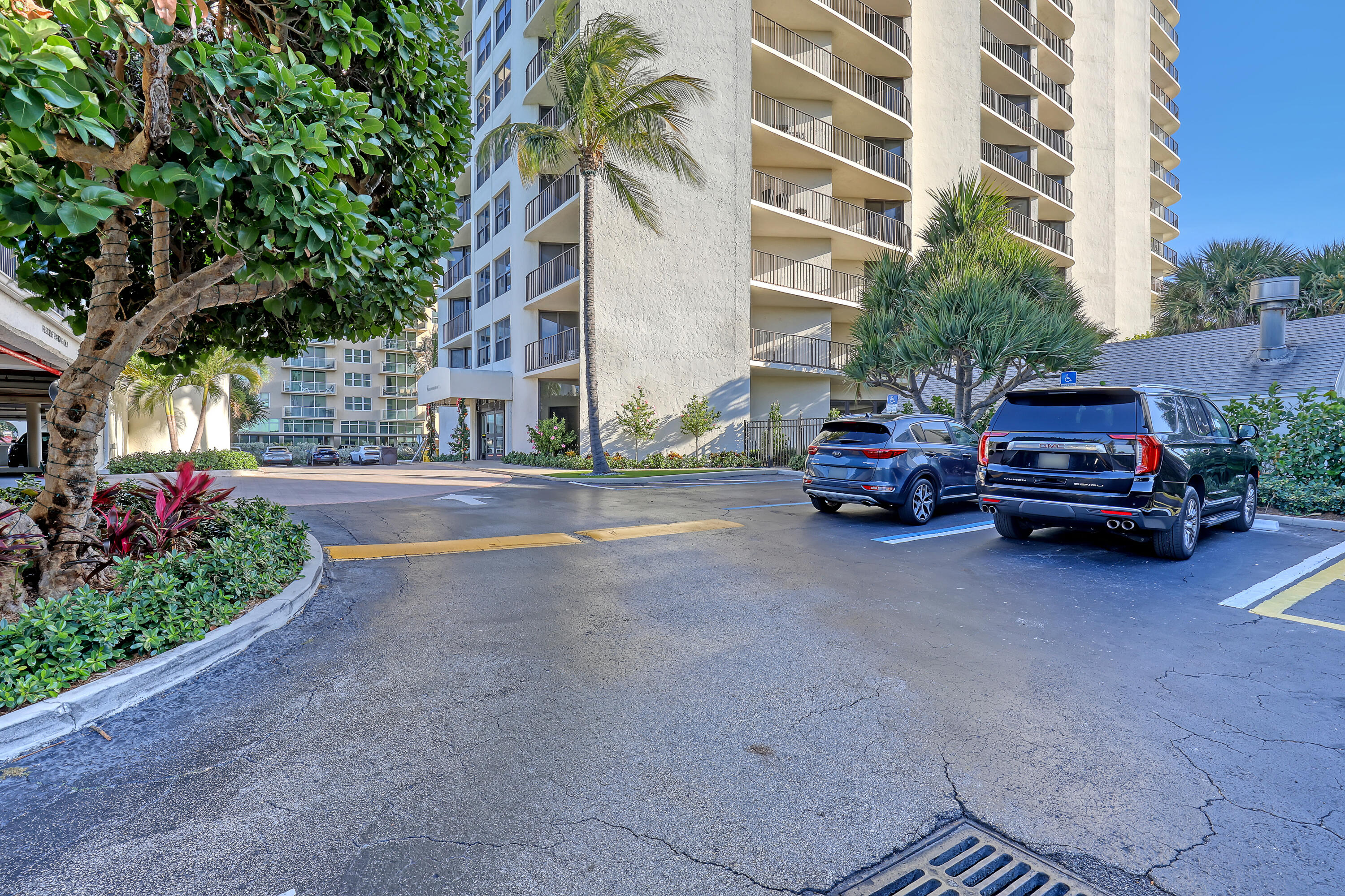 5420 N Ocean Drive 1106 Property Photo 39