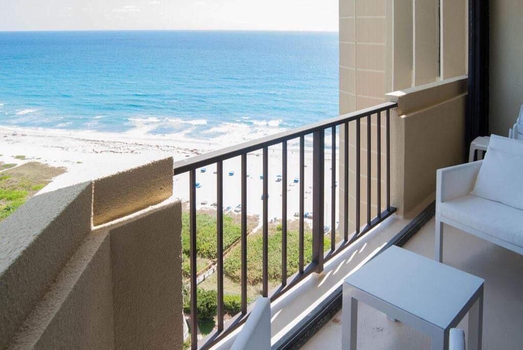 2800 N Ocean Drive B-23c Property Photo 4