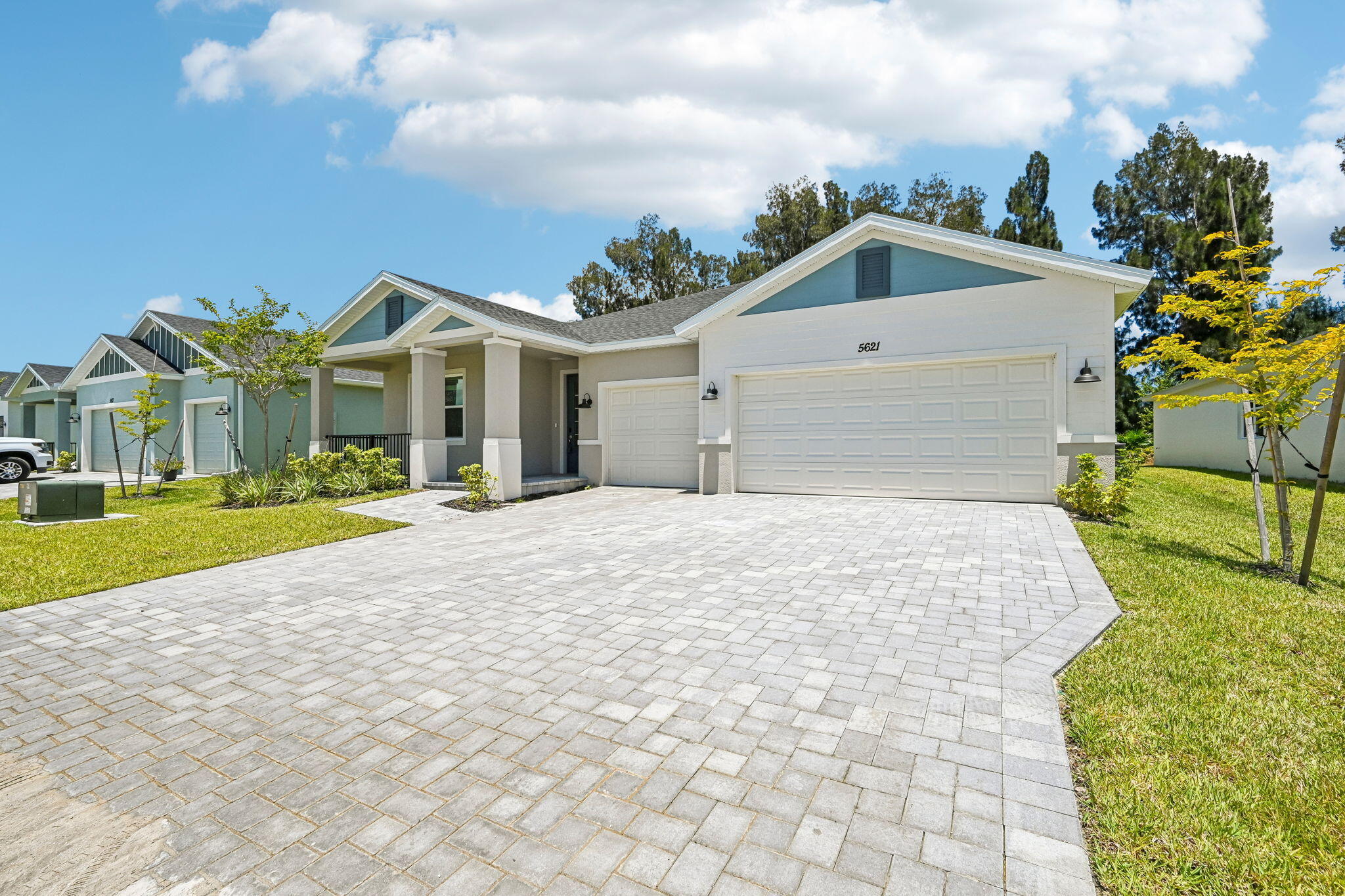 5621 Hampton Park Circle Property Photo 4