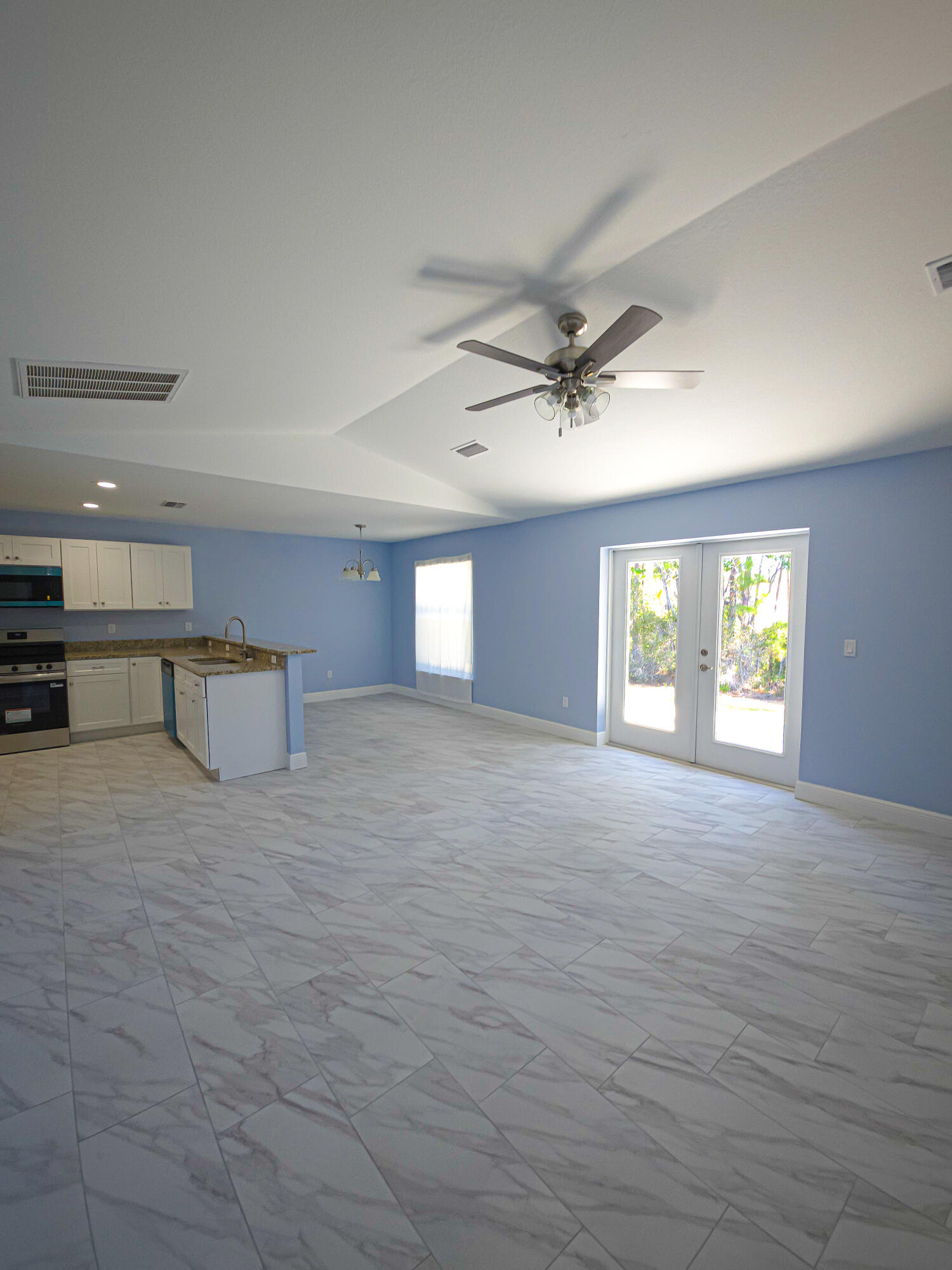 450 Kemper Avenue Property Photo 13