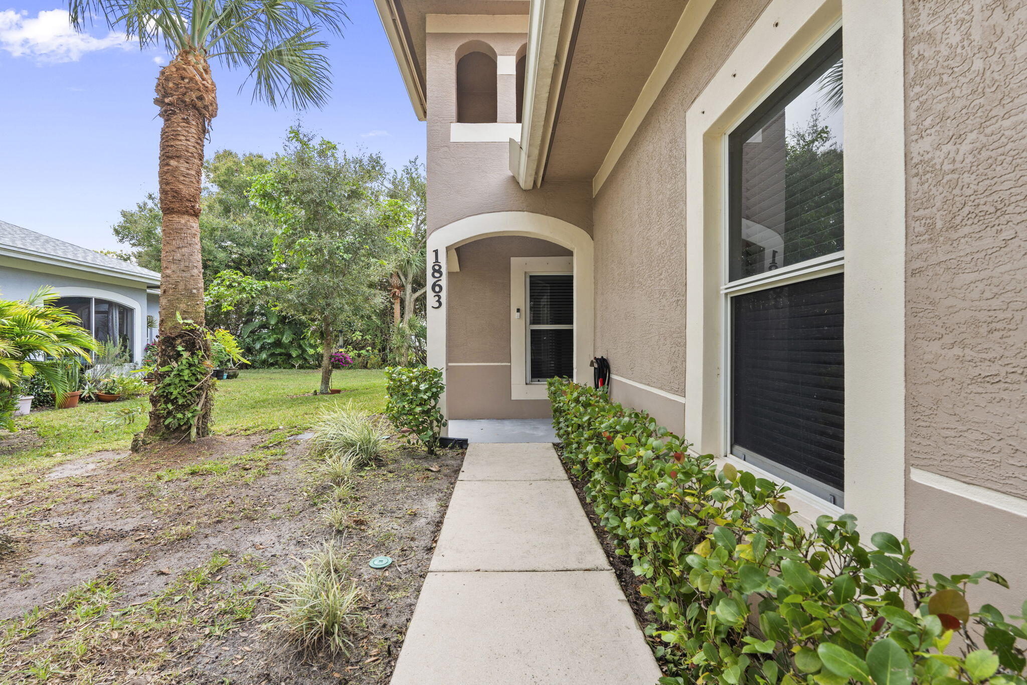 1863 S Dovetail Drive B1 Property Photo 3