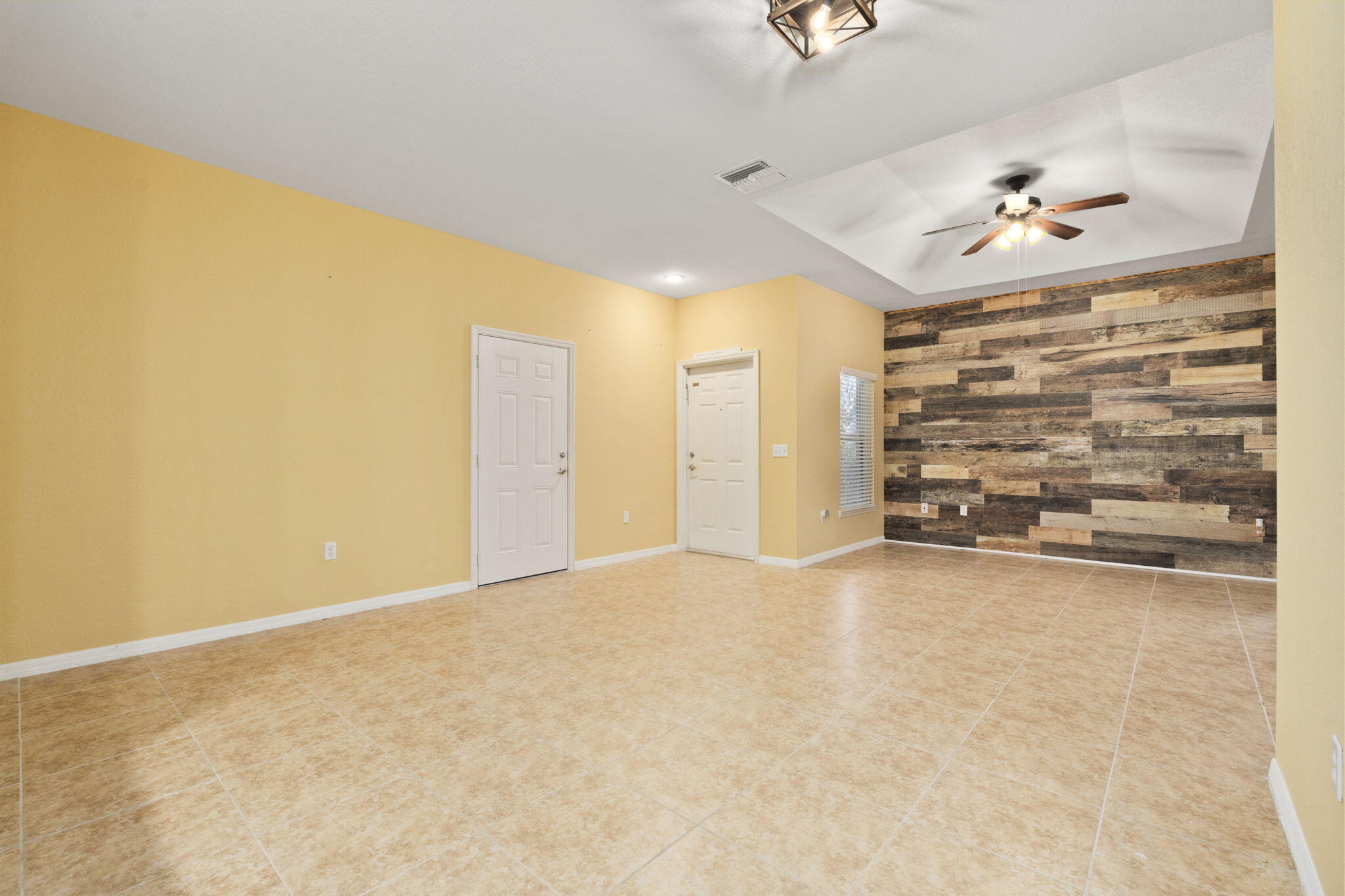 1863 S Dovetail Drive B1 Property Photo 6