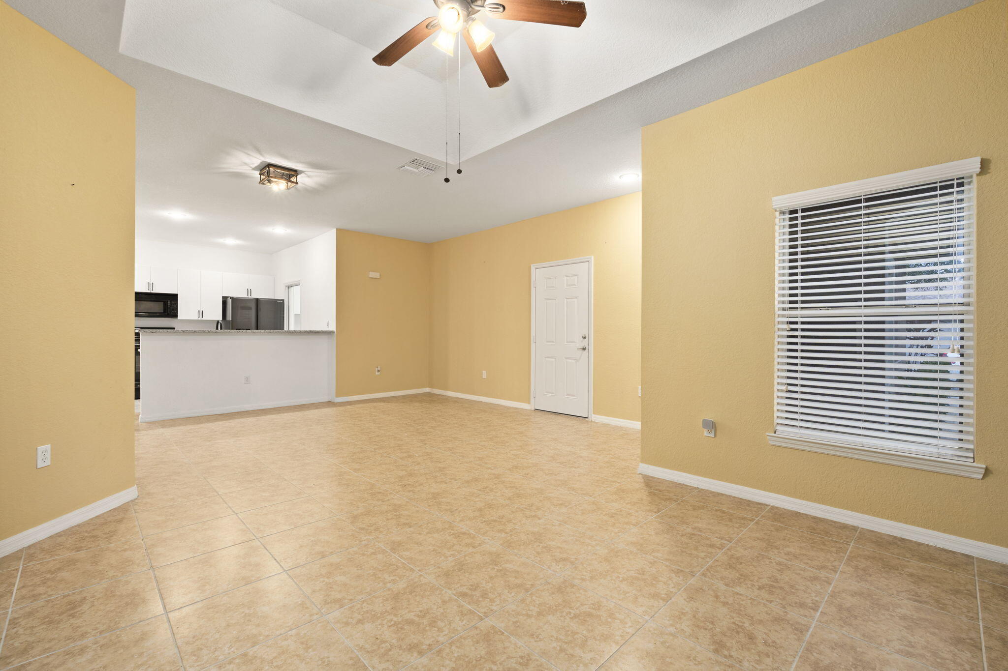1863 S Dovetail Drive B1 Property Photo 8