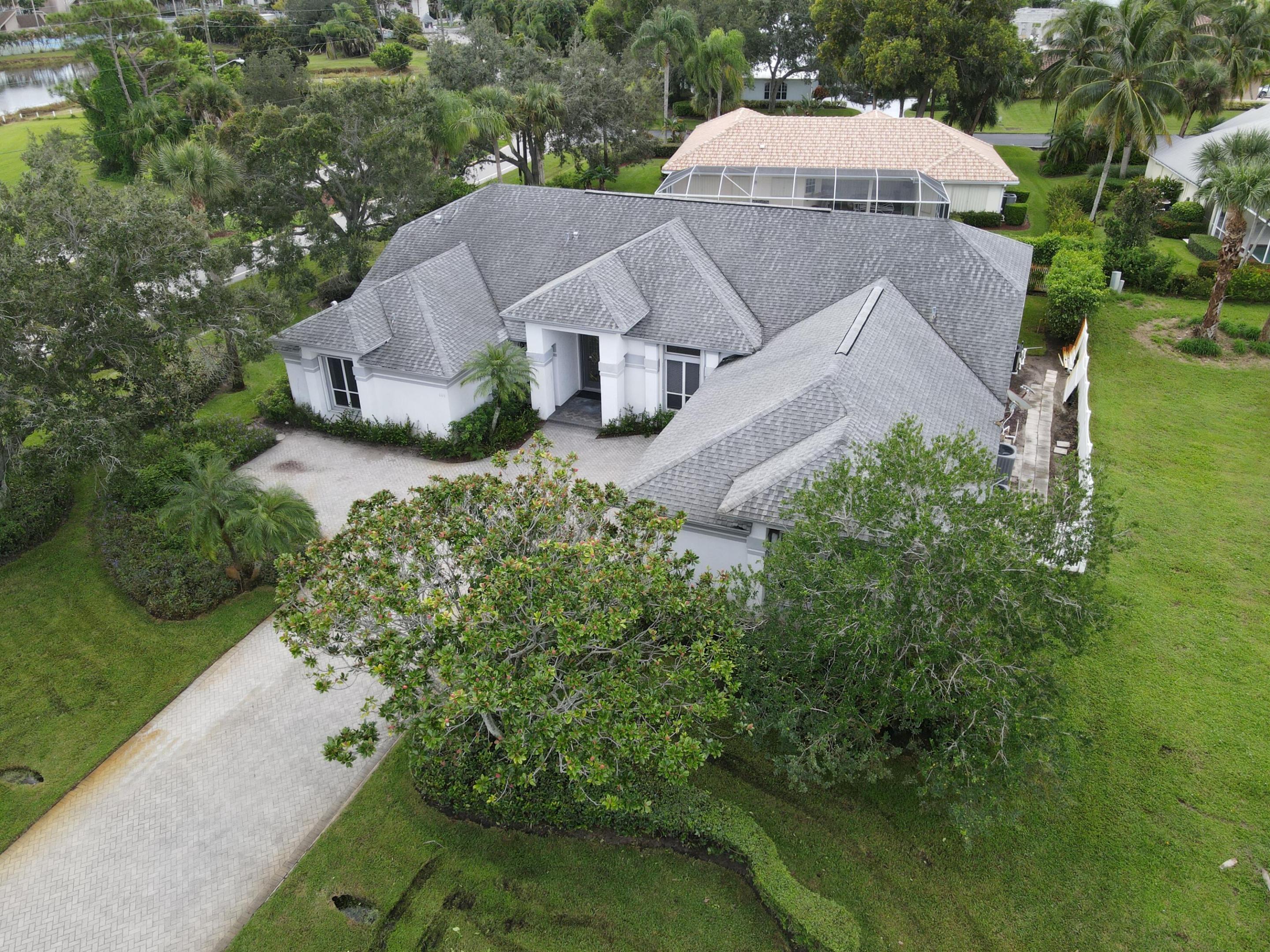 1111 Se Westchester Drive Property Photo 1
