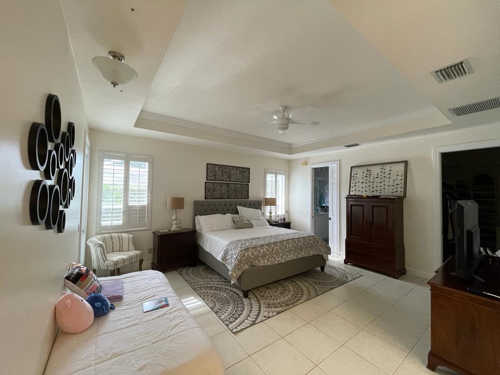 1111 Se Westchester Drive Property Photo 12