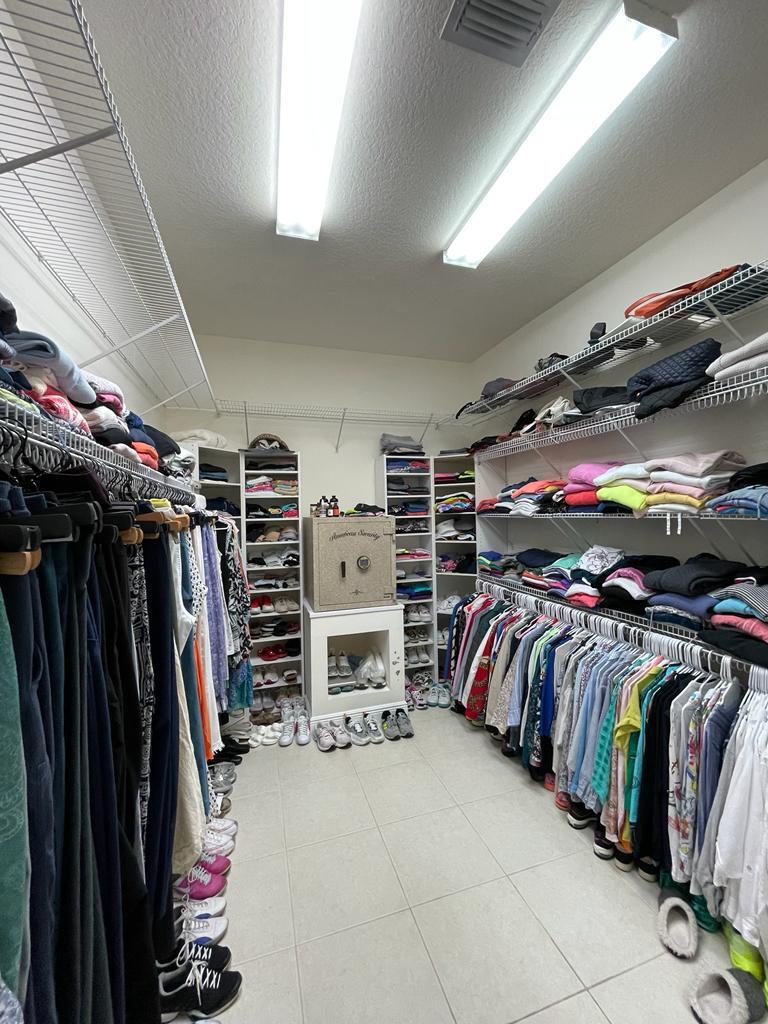 1111 Se Westchester Drive Property Photo 15